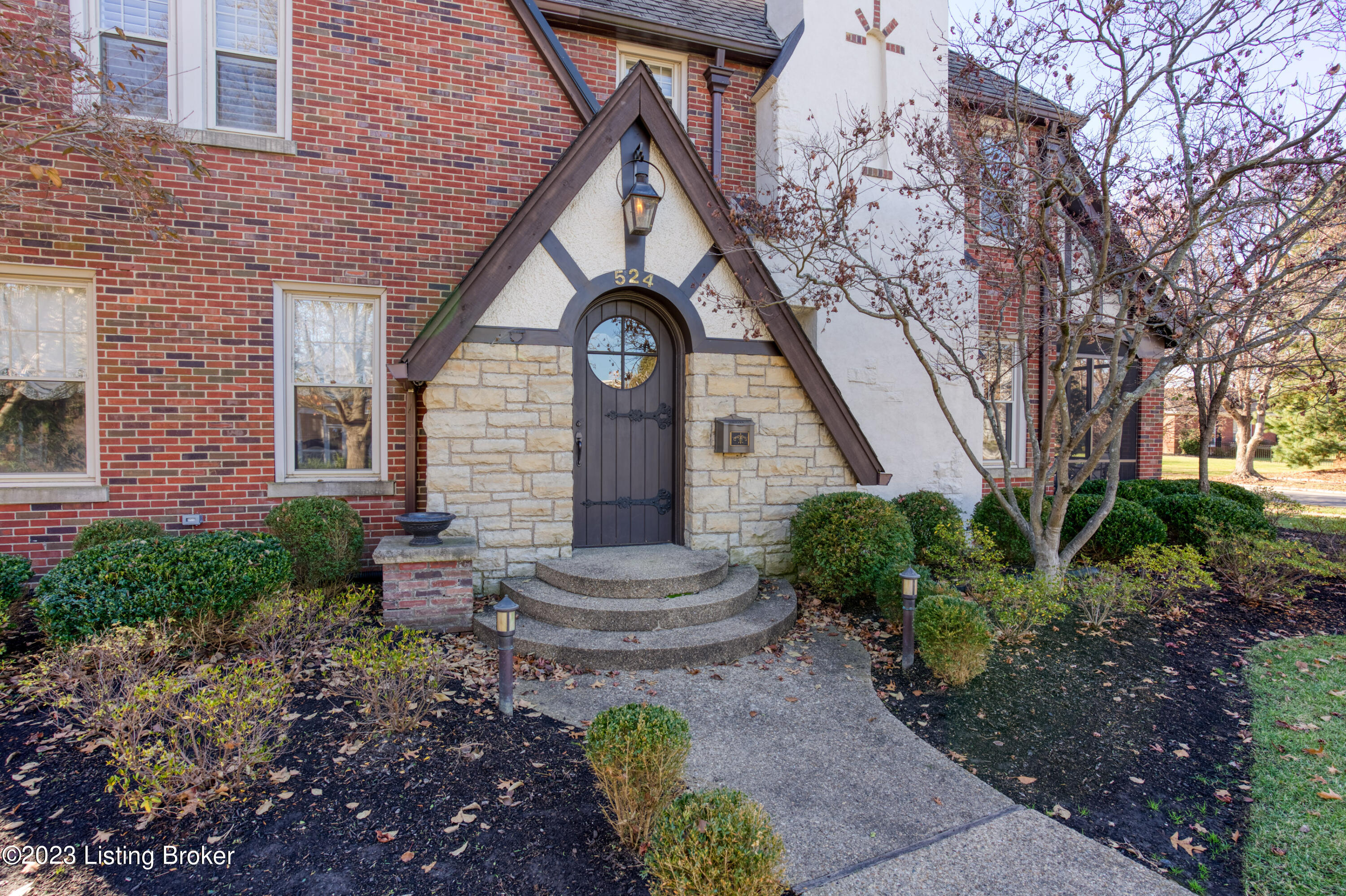 524 Barberry Ln