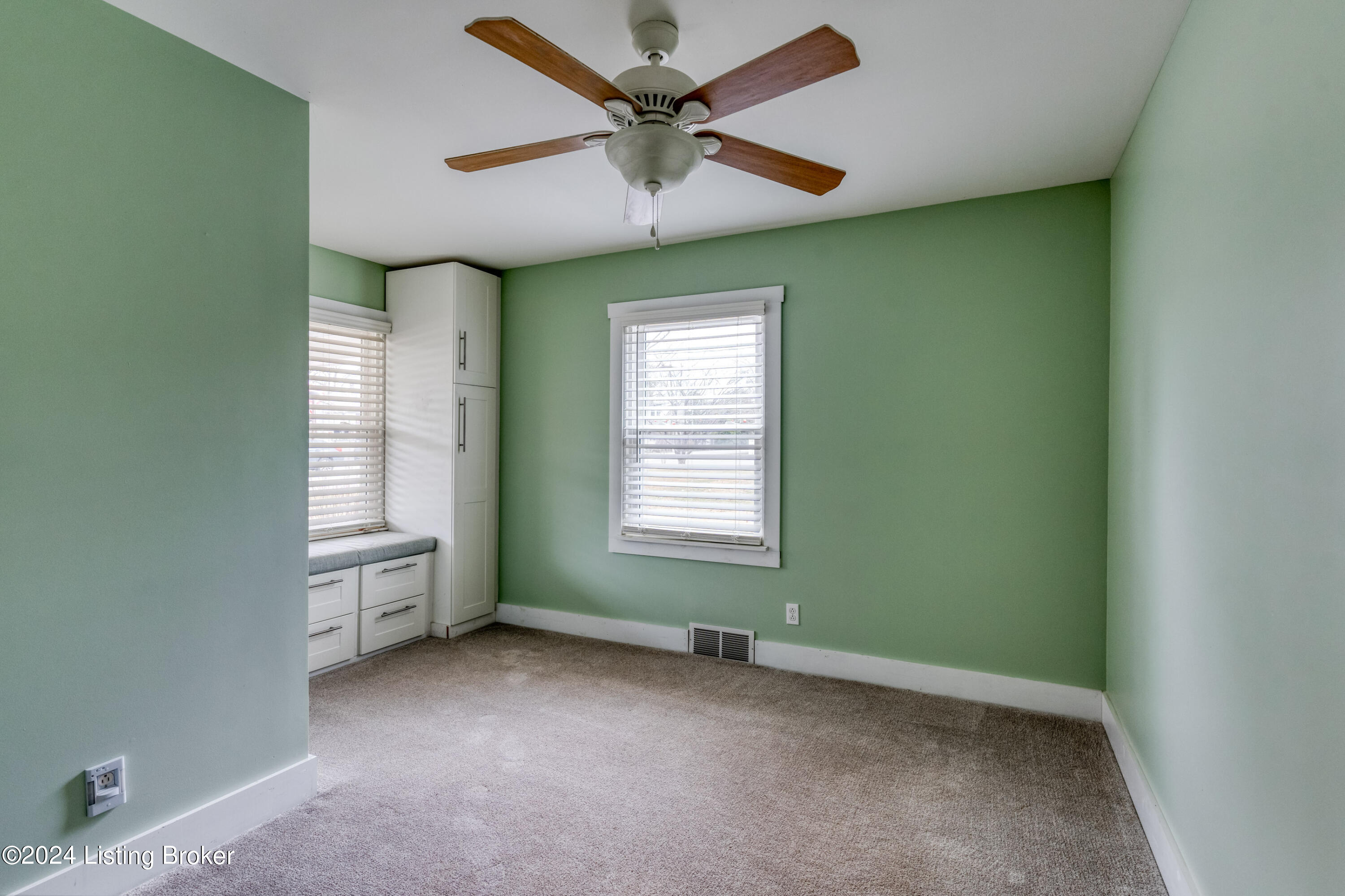 11708 Herrick Ln
