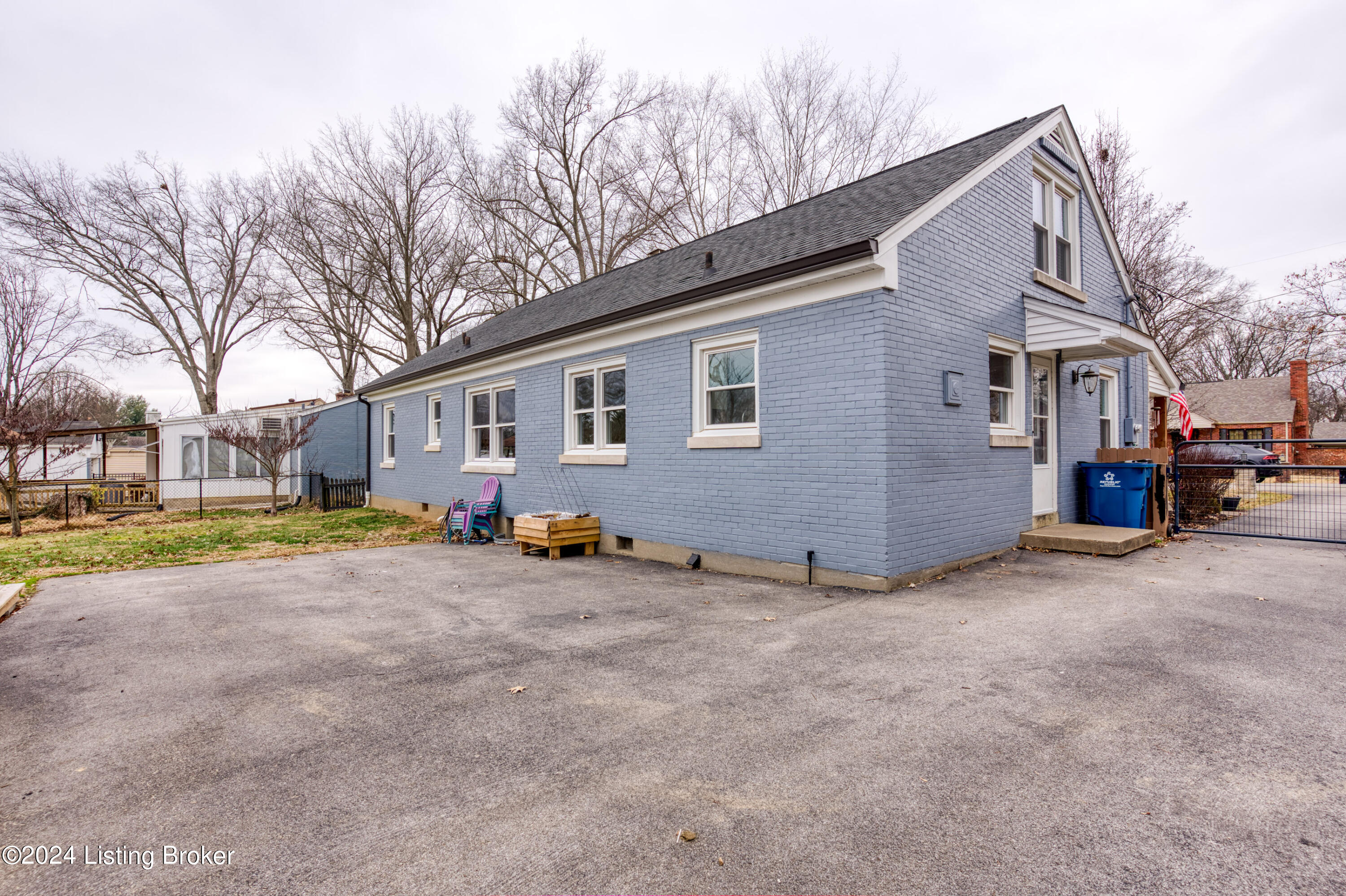 11708 Herrick Ln