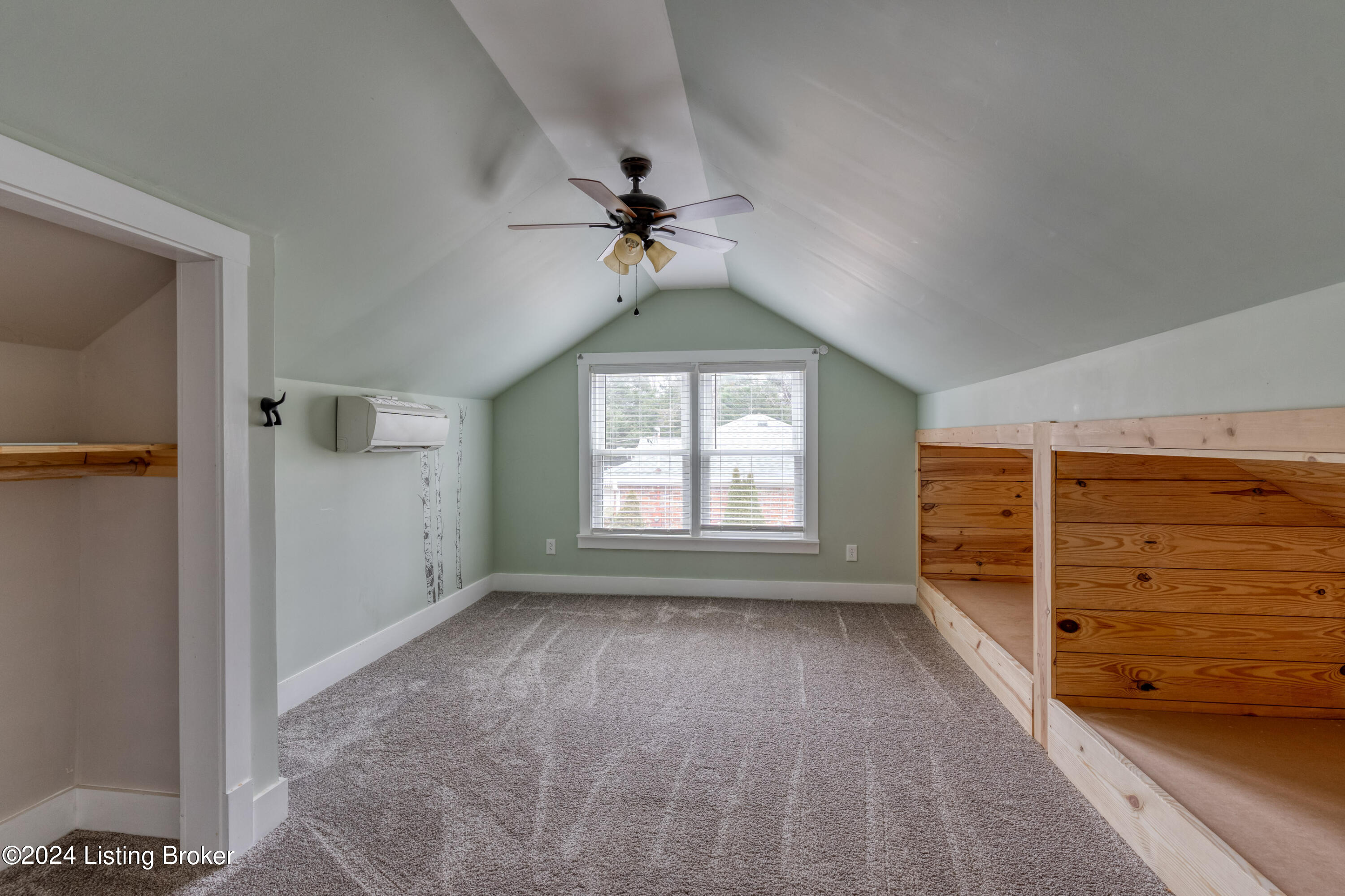 11708 Herrick Ln