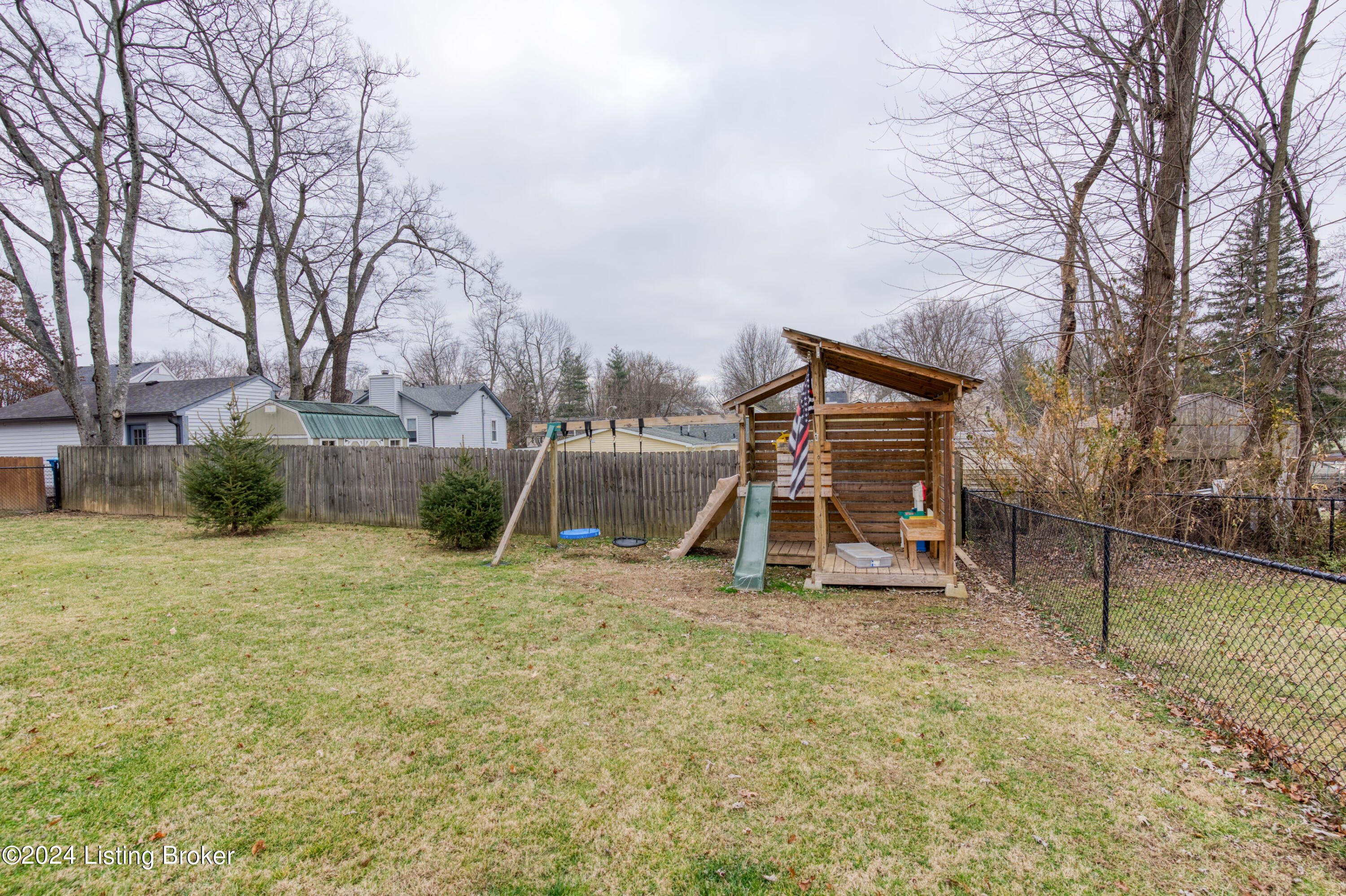 11708 Herrick Ln