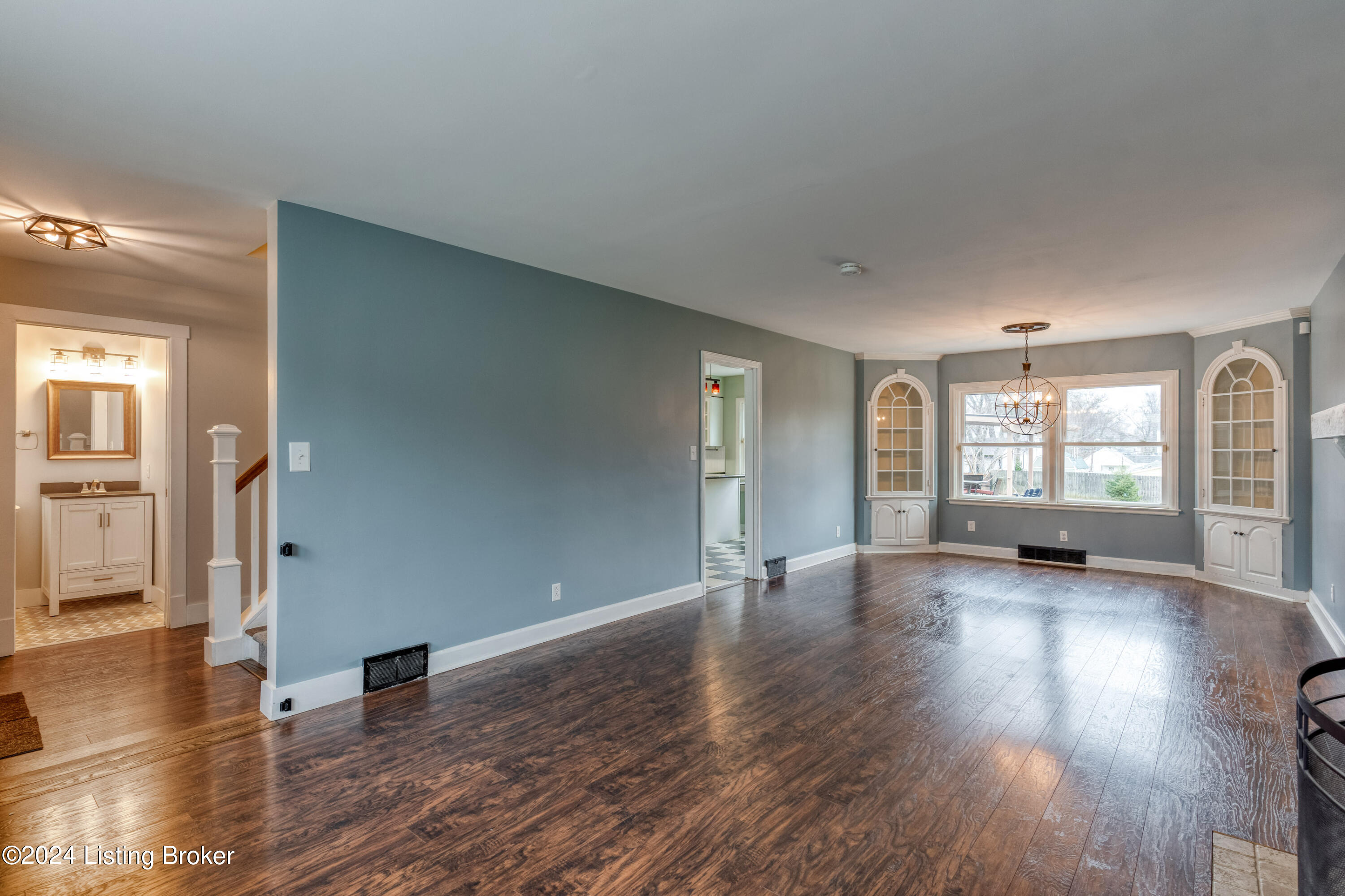 11708 Herrick Ln