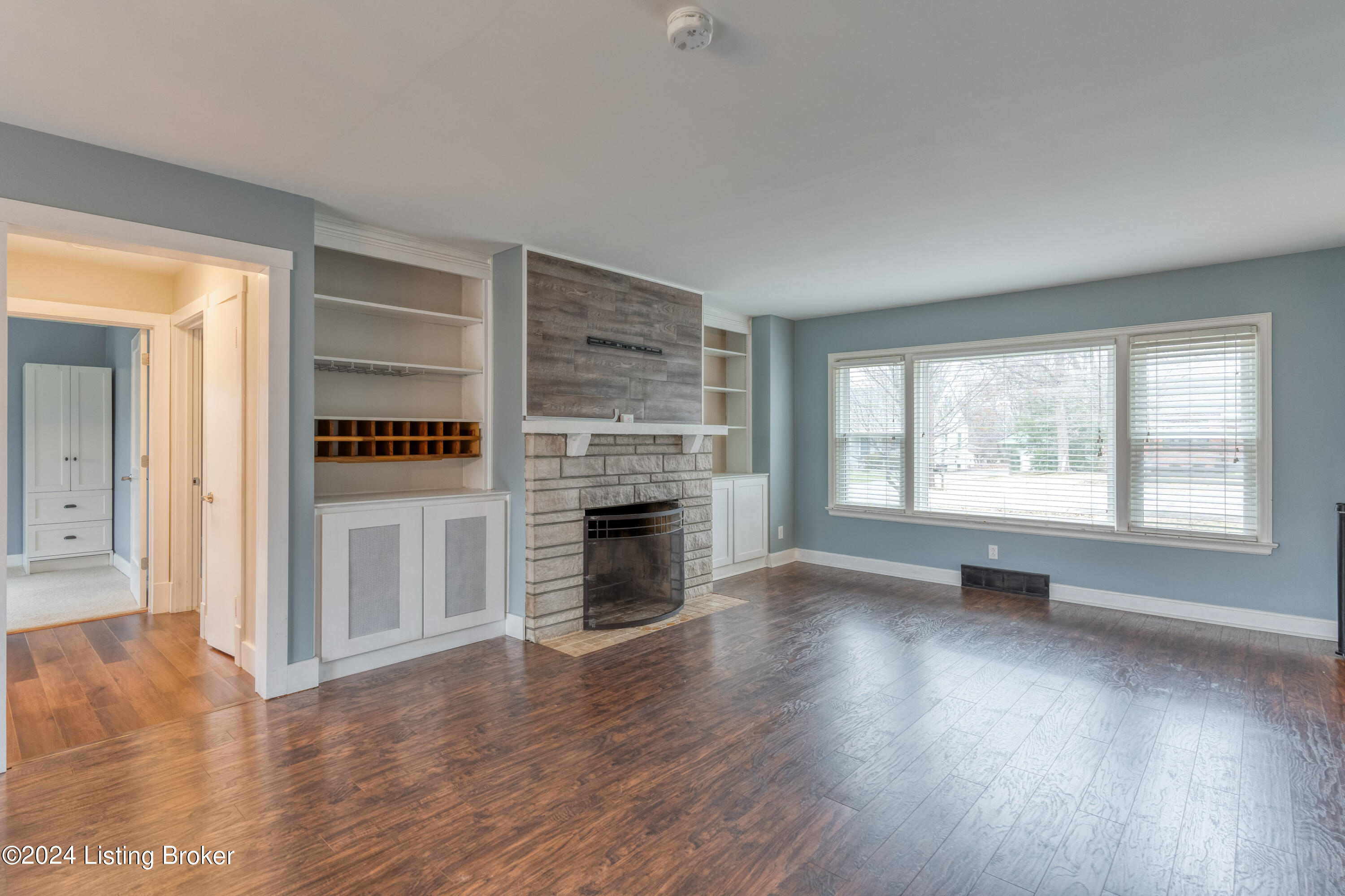11708 Herrick Ln