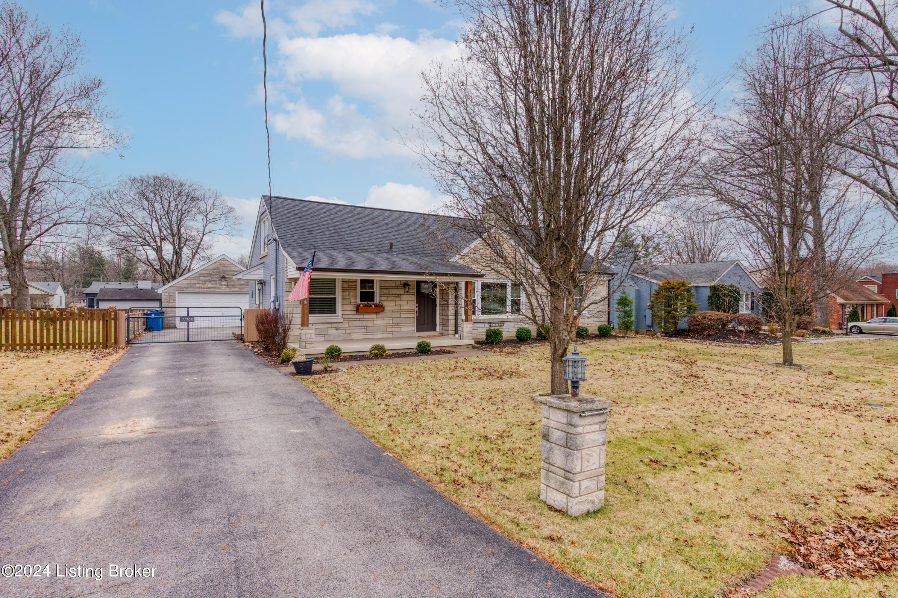 11708 Herrick Ln