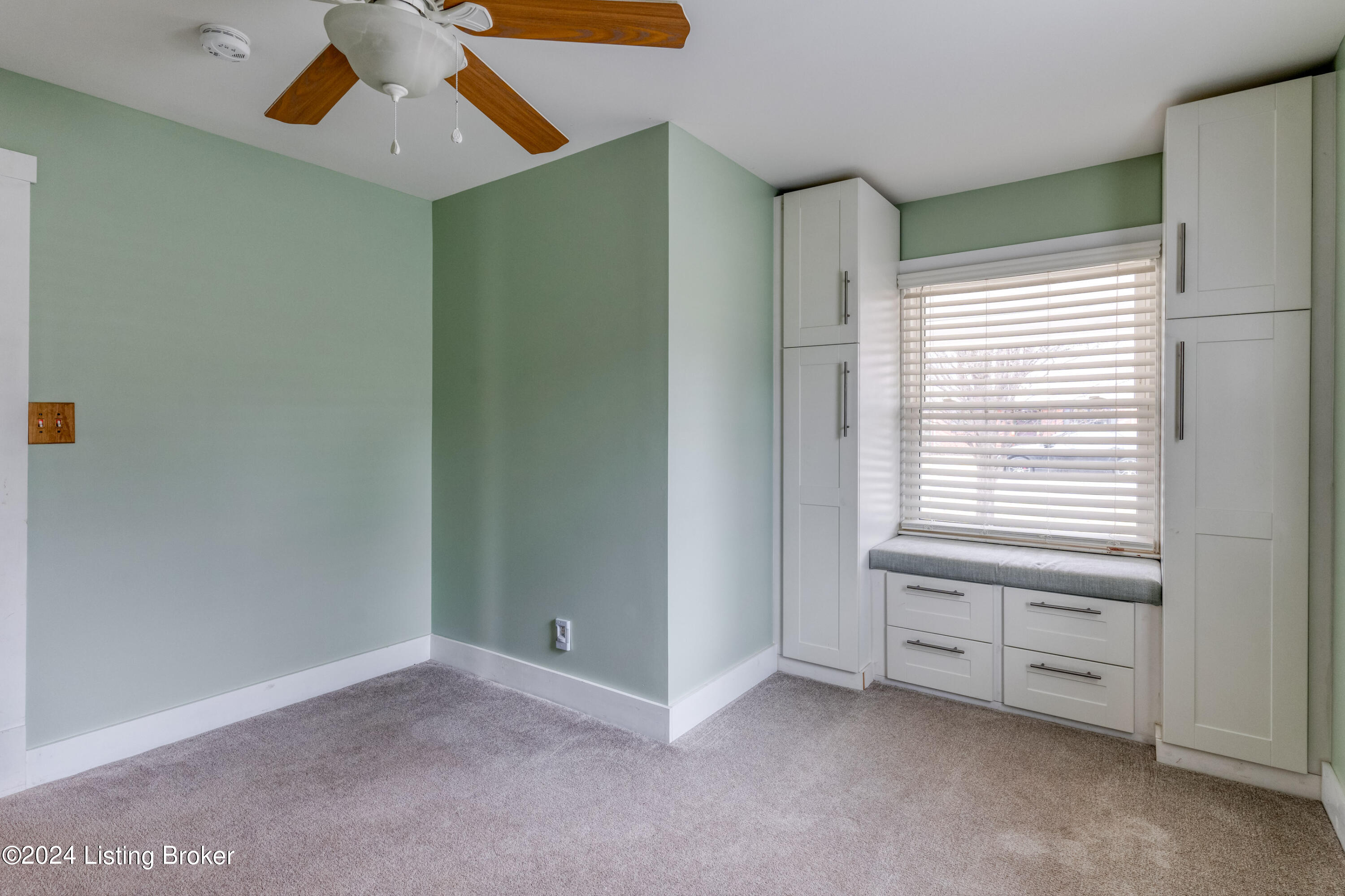 11708 Herrick Ln