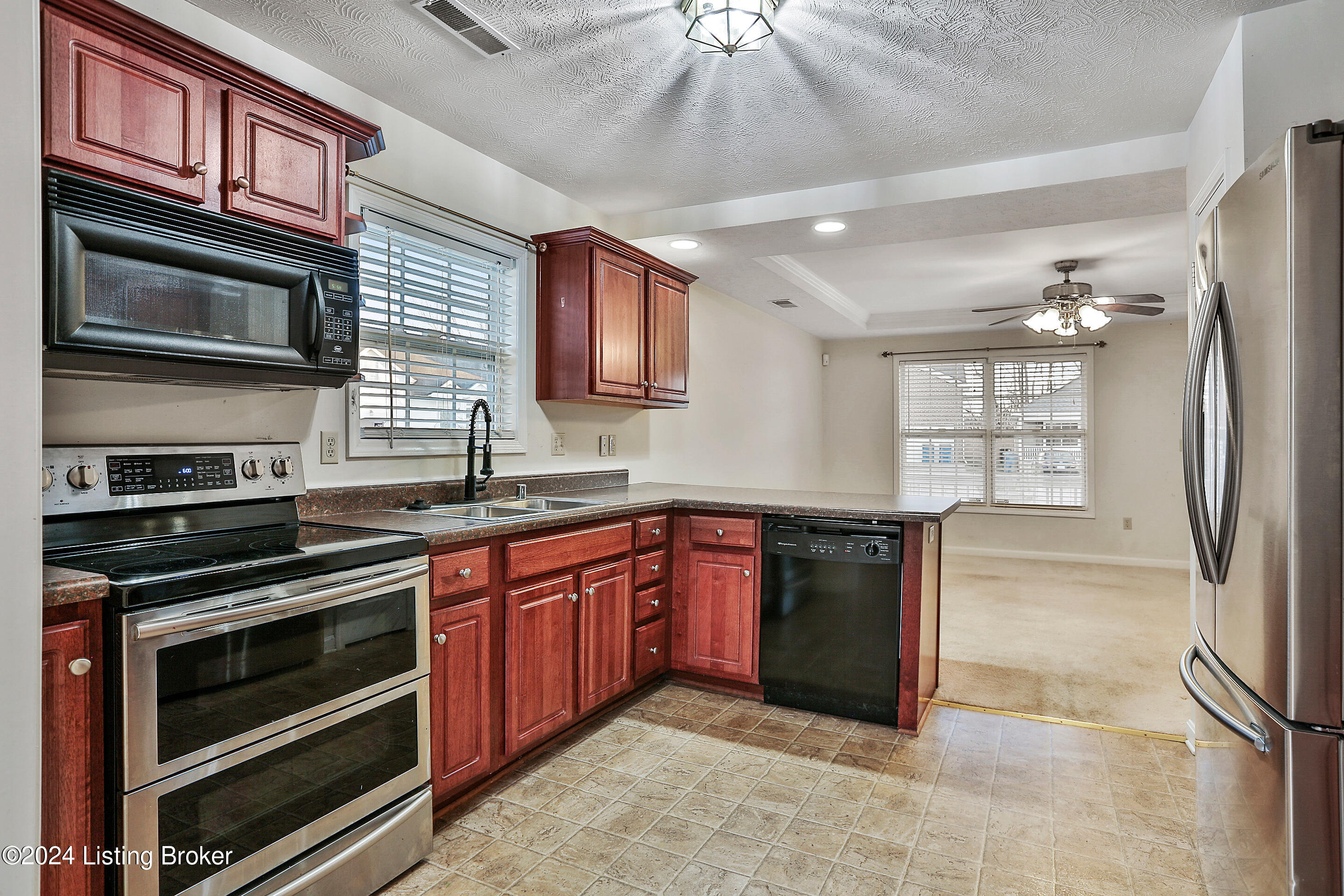 5269 Dobson Ln
