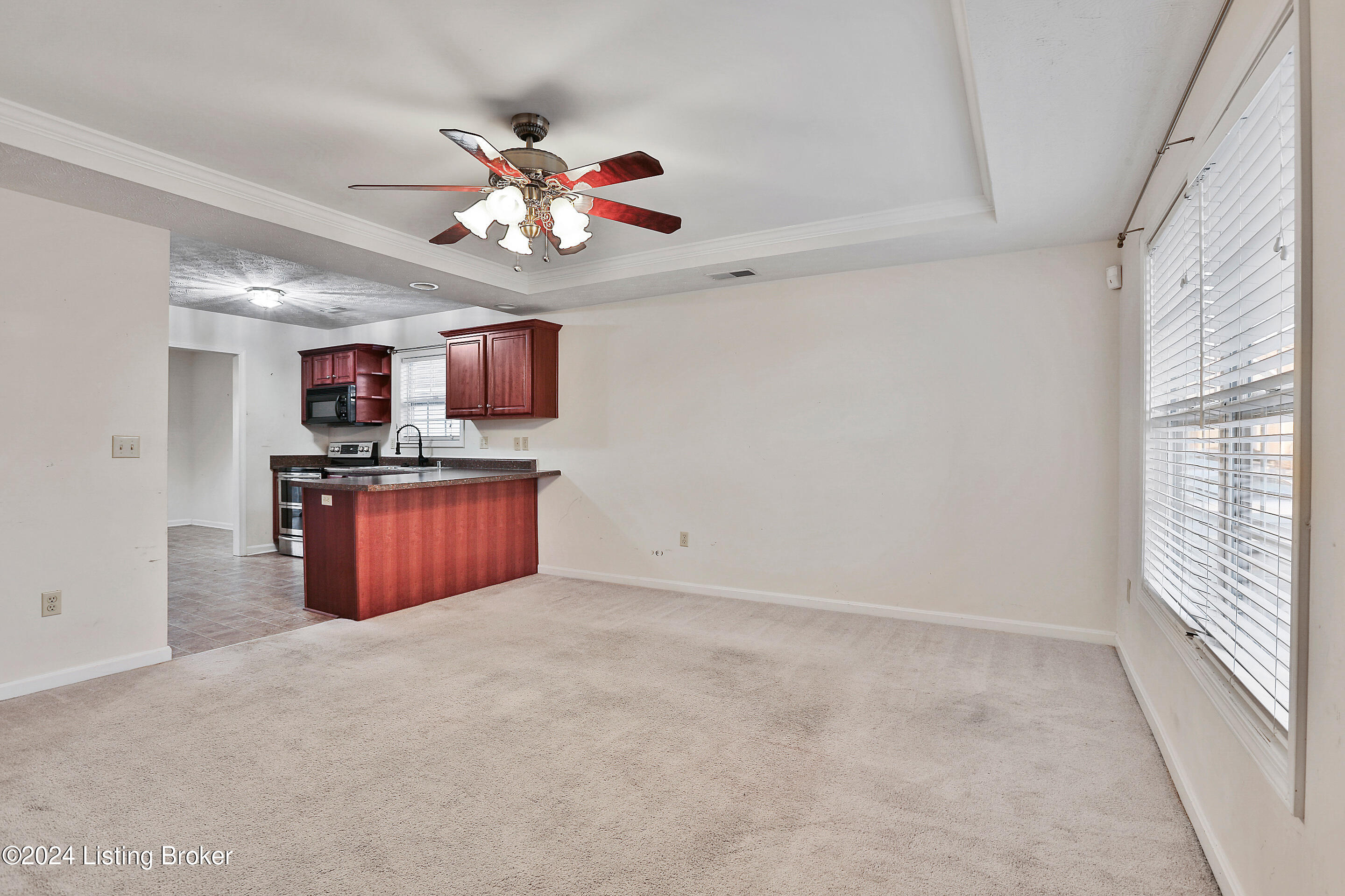5269 Dobson Ln