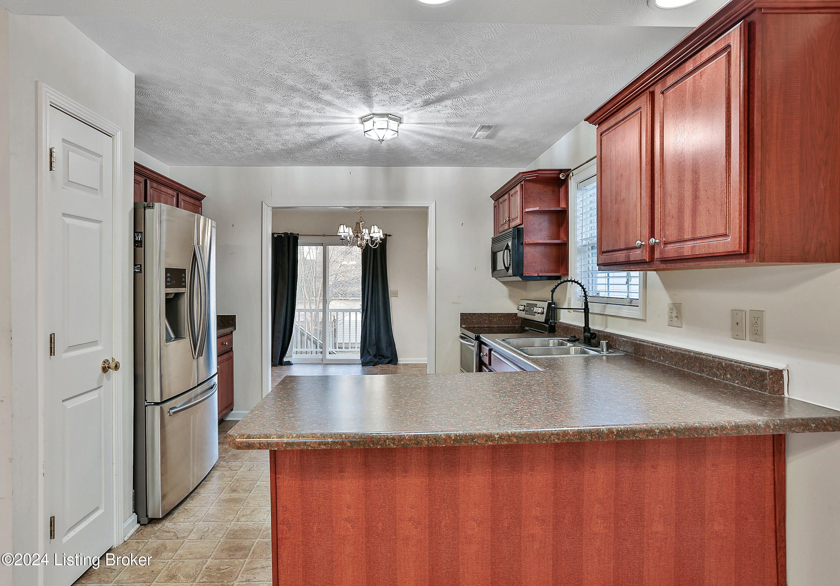 5269 Dobson Ln