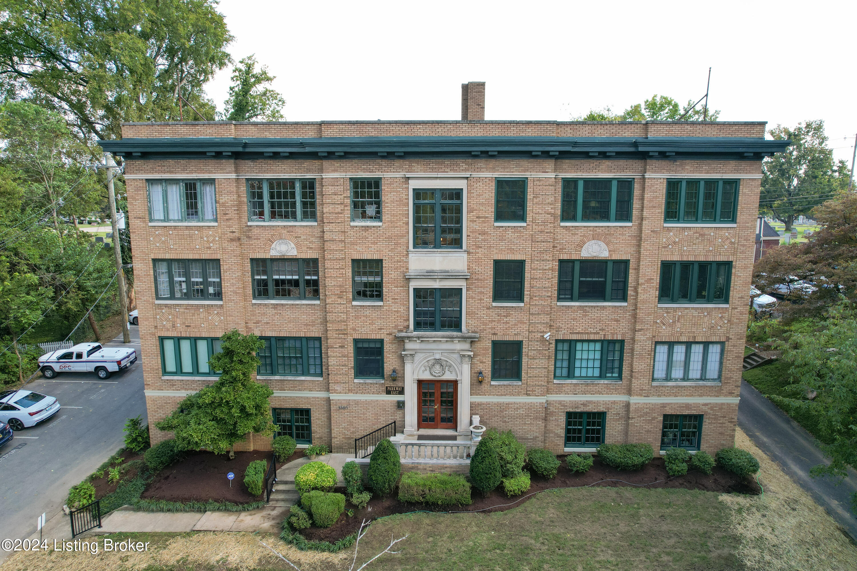 1360 Eastern Pkwy, 19