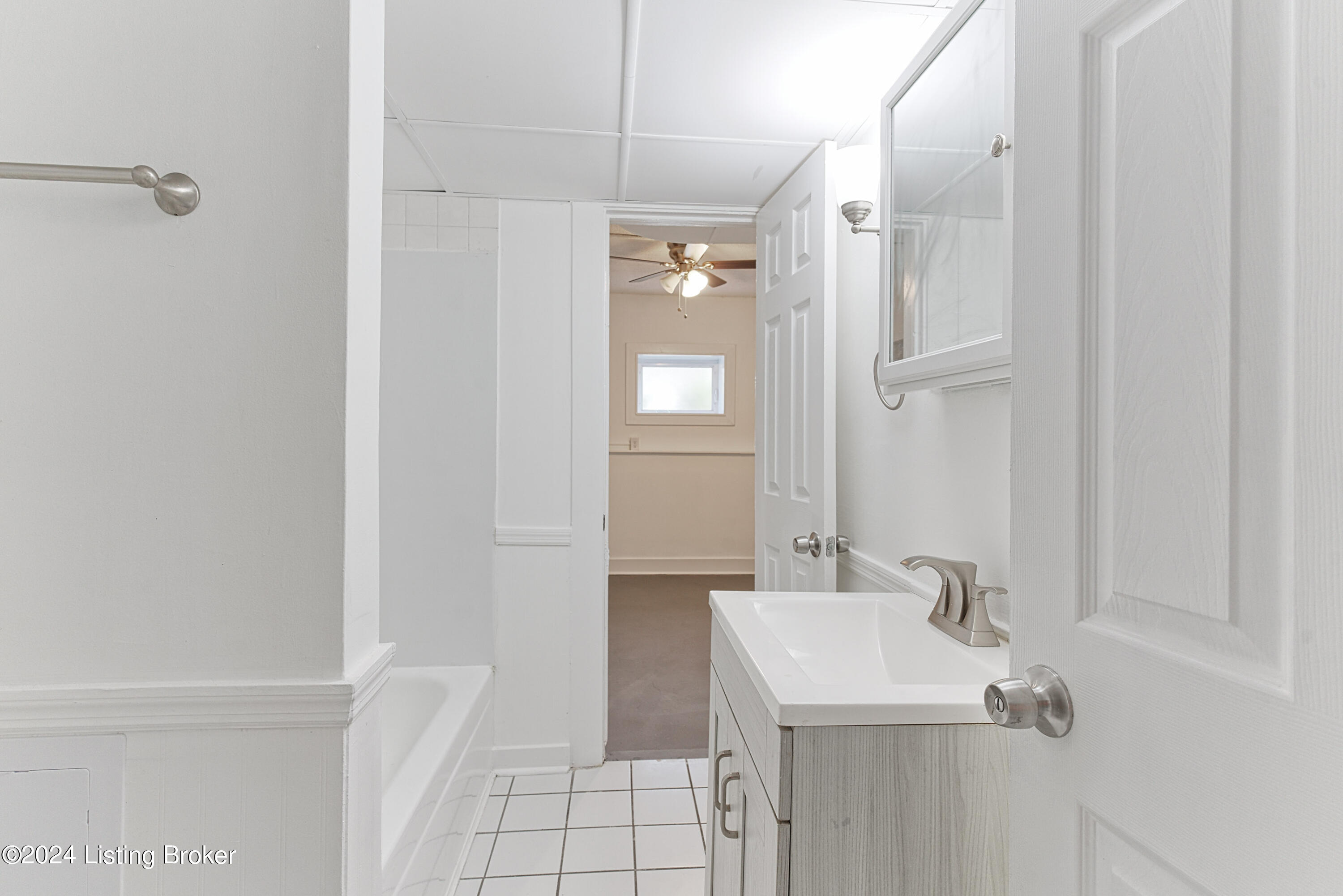 1360 Eastern Pkwy, 19