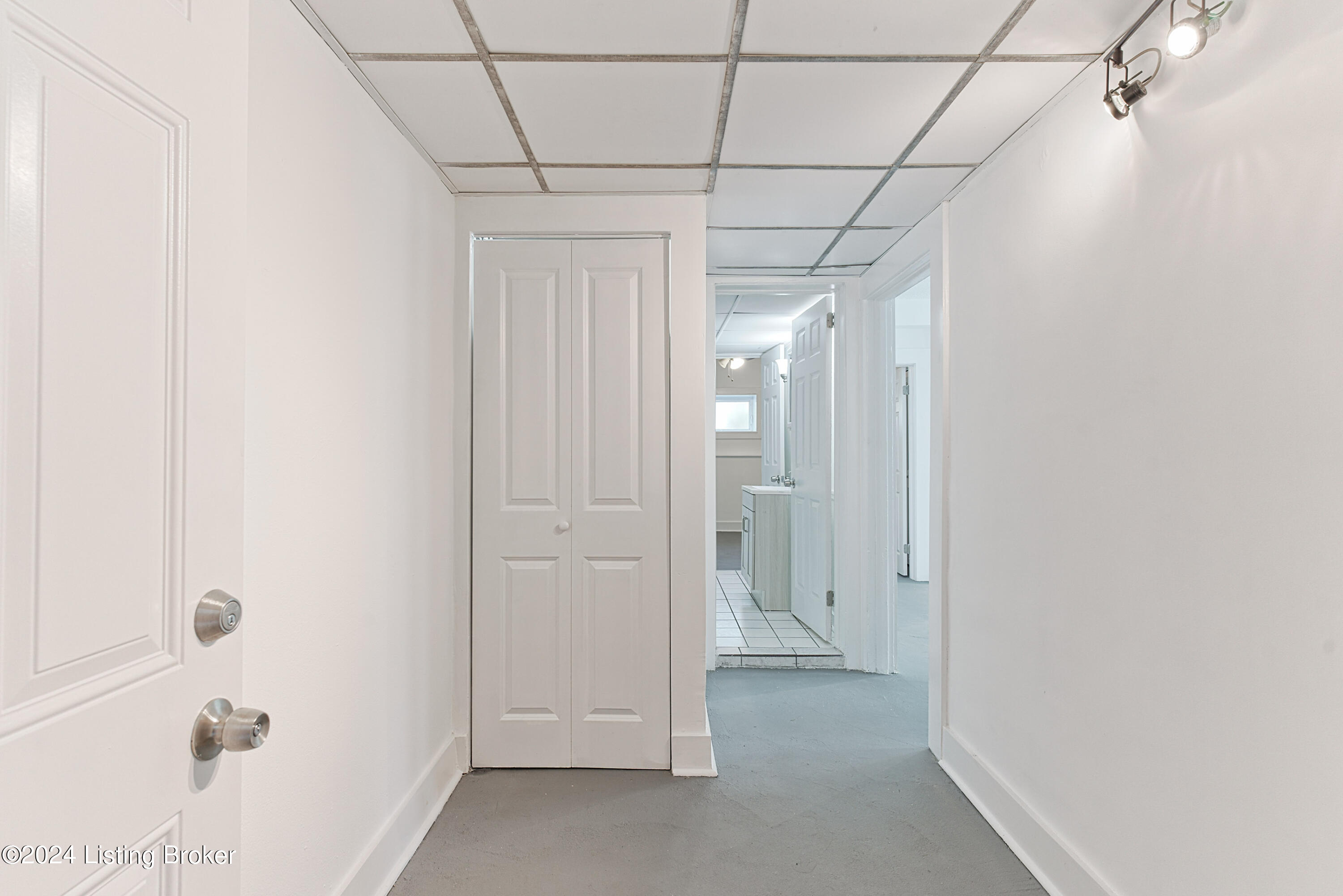 1360 Eastern Pkwy, 19