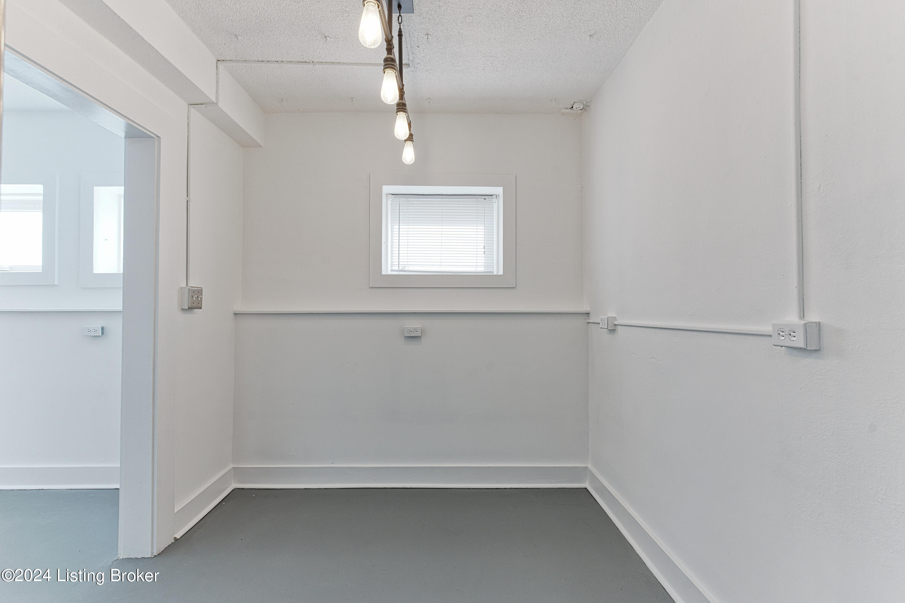 1360 Eastern Pkwy, 19