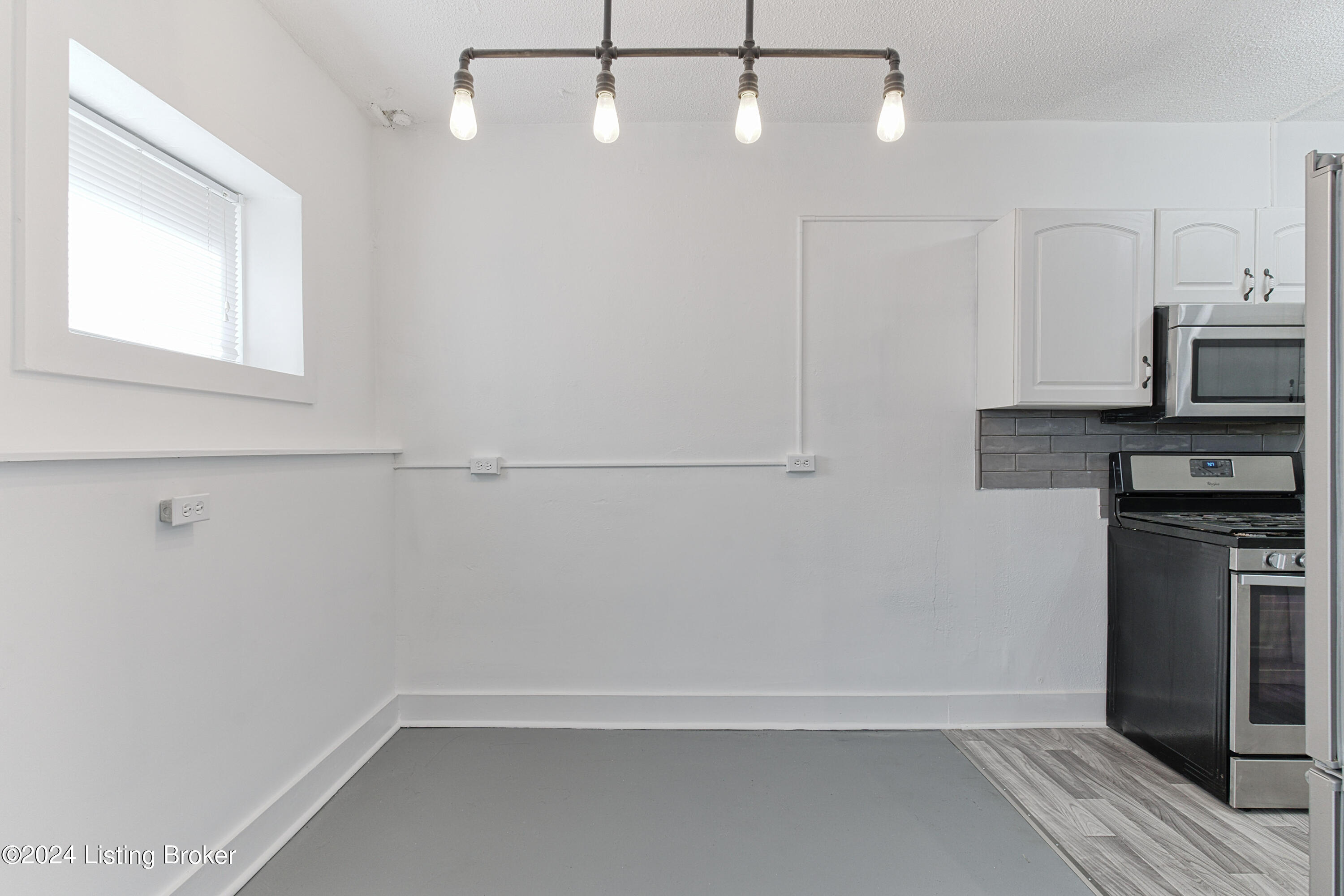 1360 Eastern Pkwy, 19