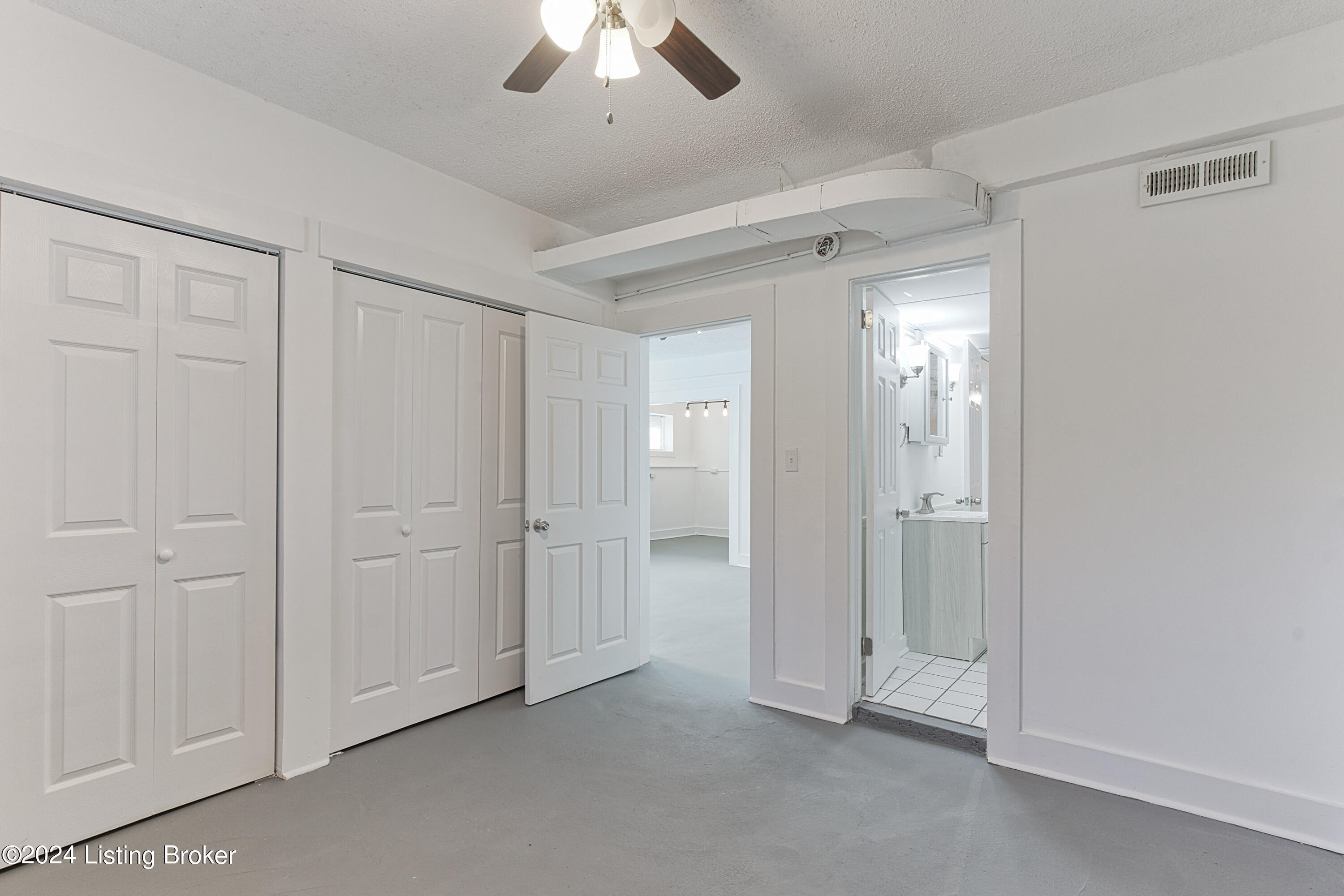 1360 Eastern Pkwy, 19
