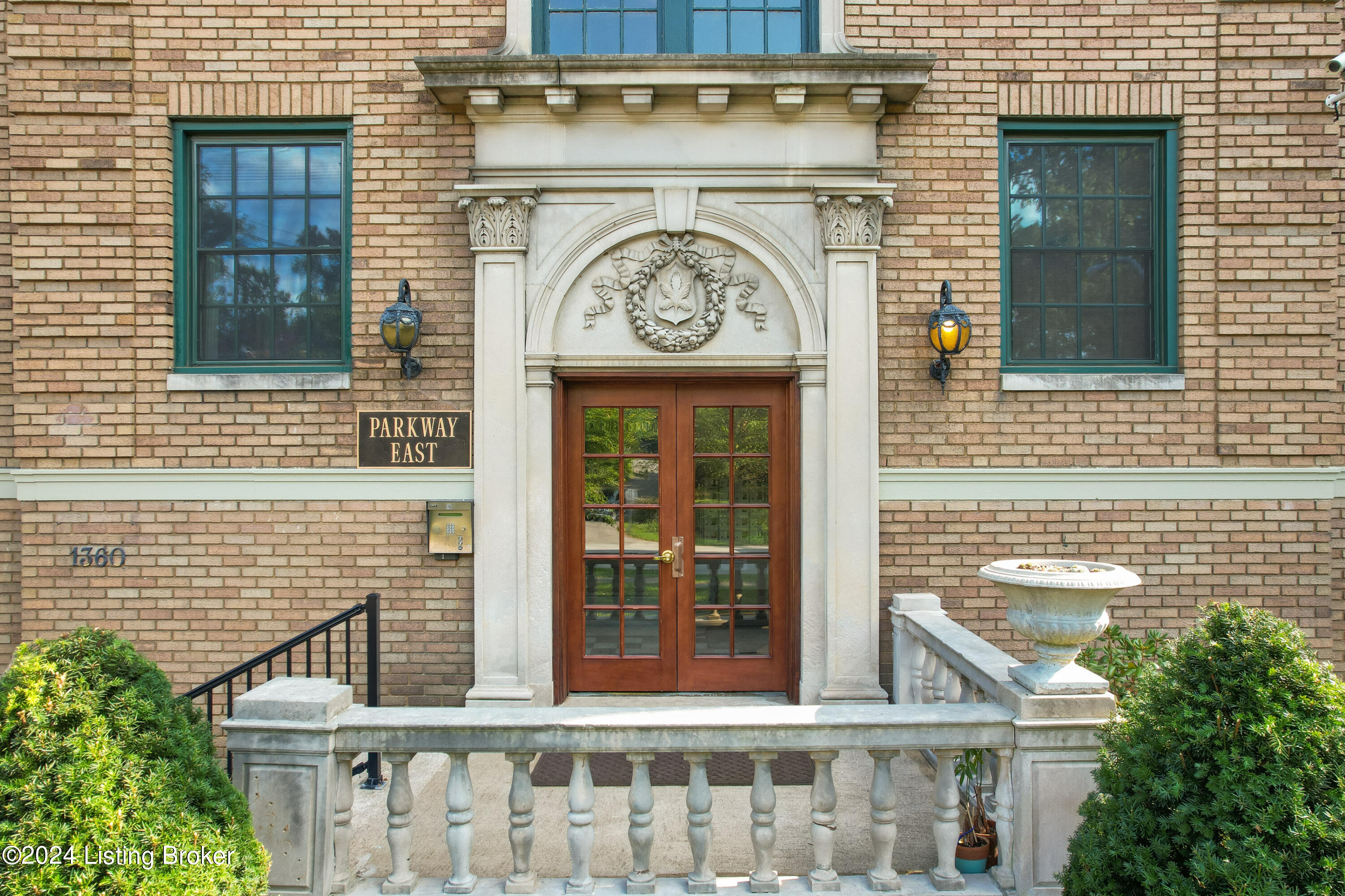 1360 Eastern Pkwy, 19