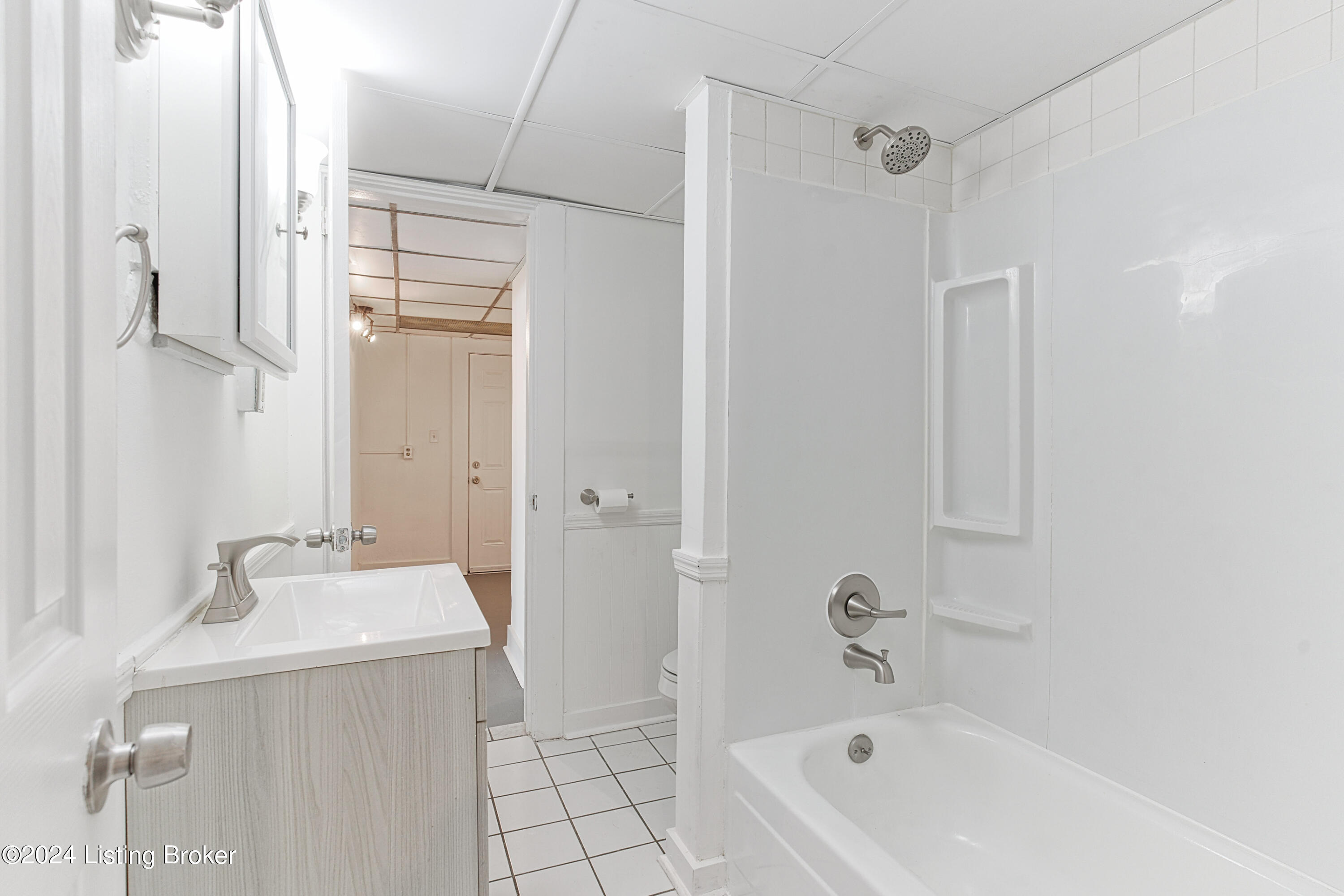 1360 Eastern Pkwy, 19