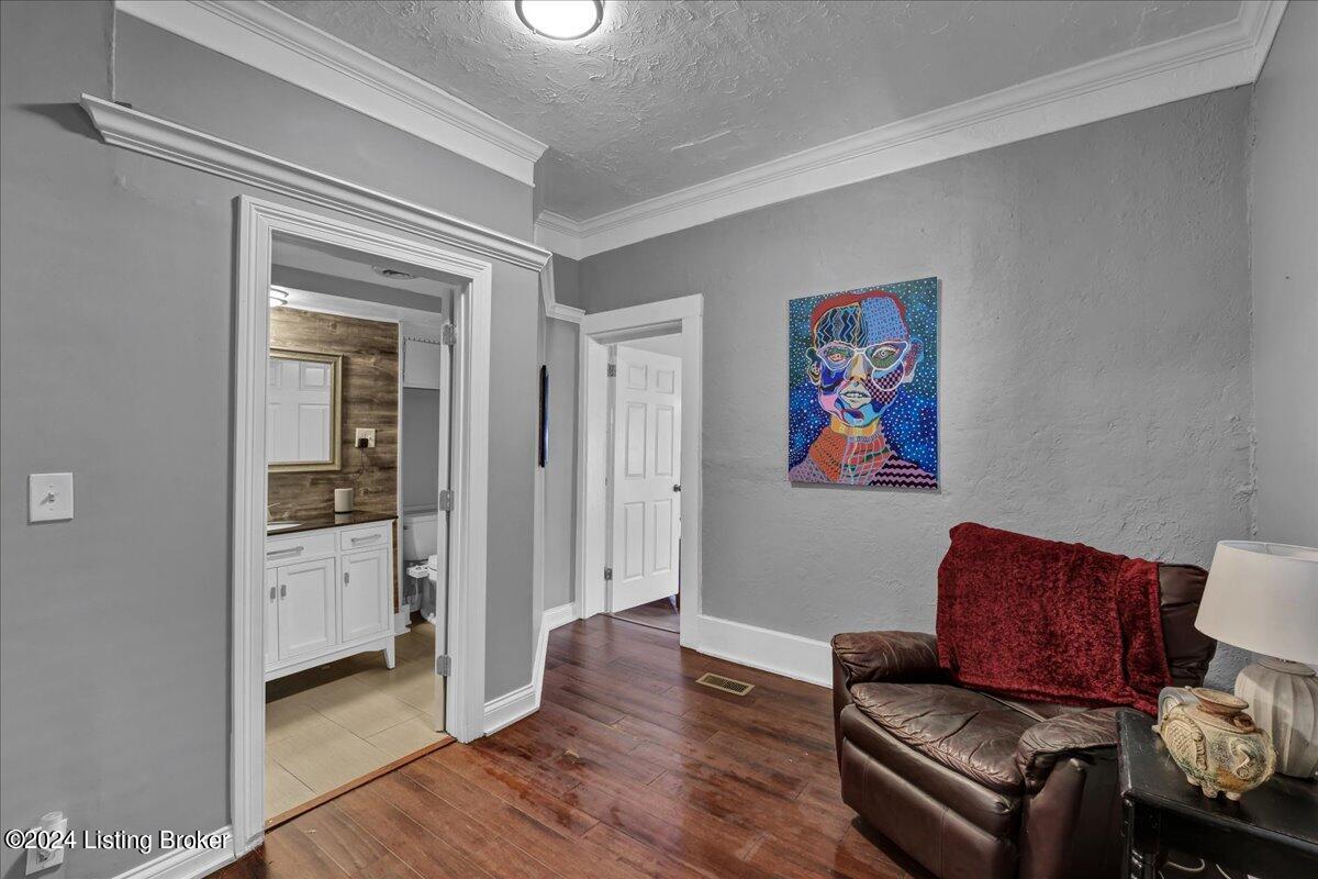 1621 Story Ave