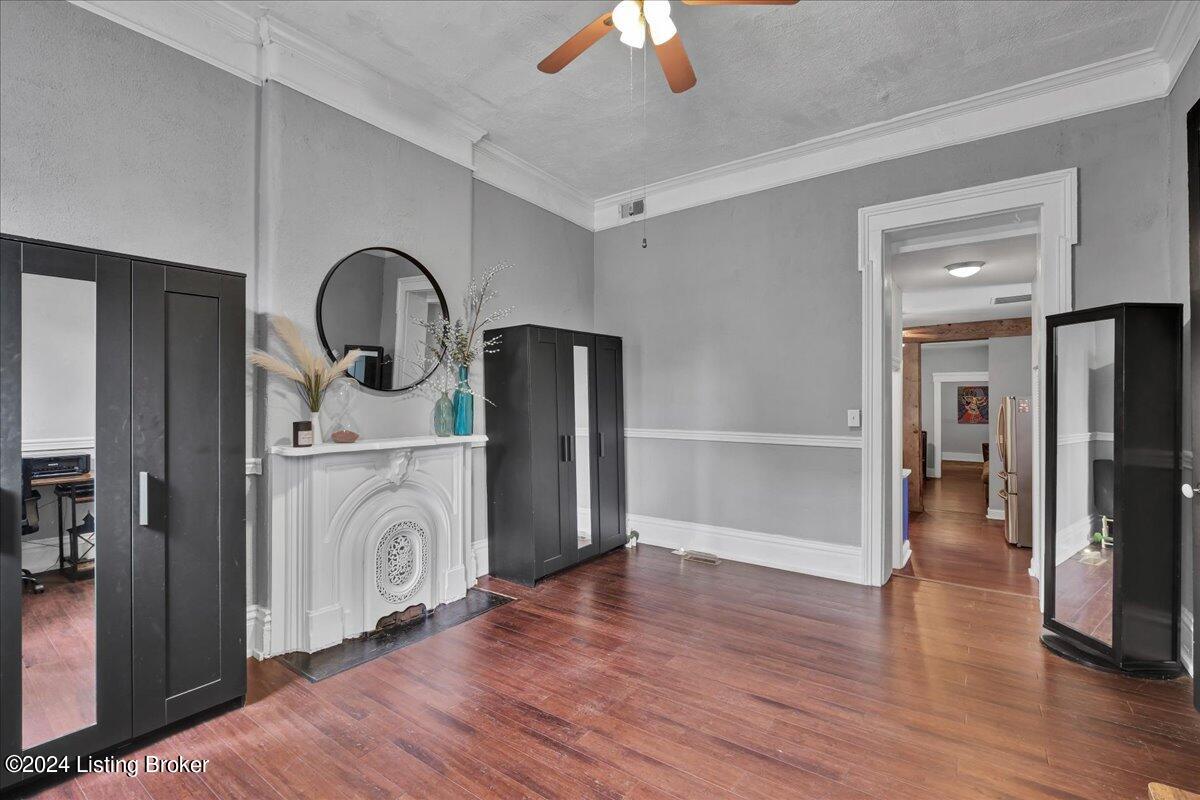 1621 Story Ave