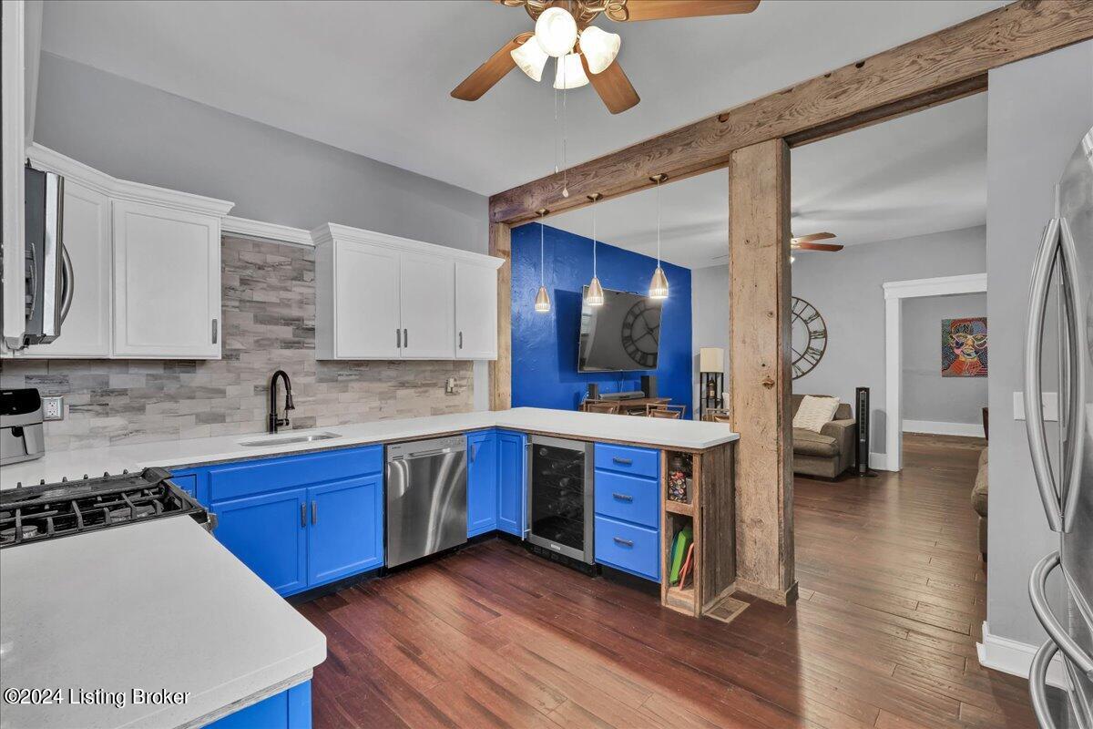 1621 Story Ave