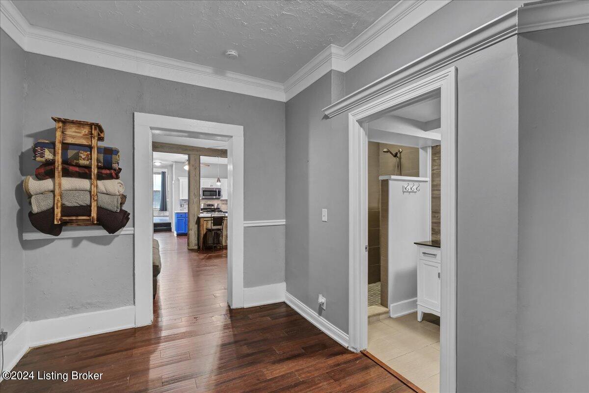 1621 Story Ave