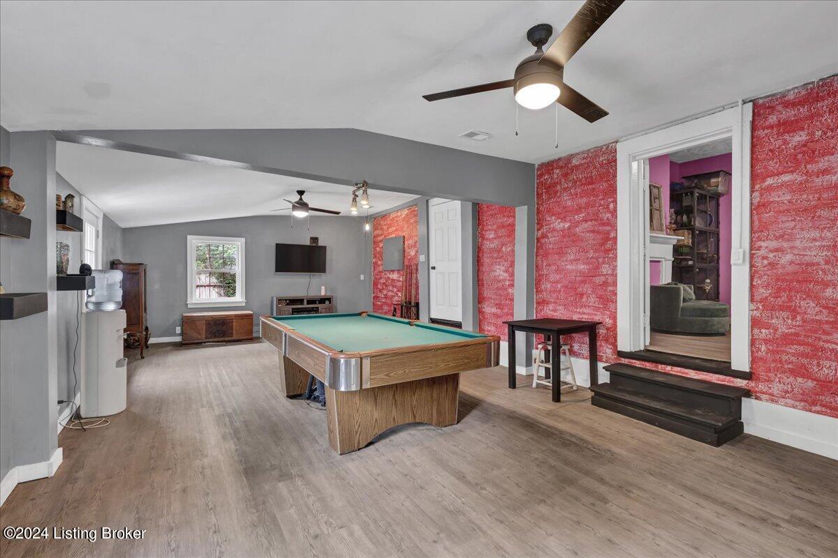 1621 Story Ave
