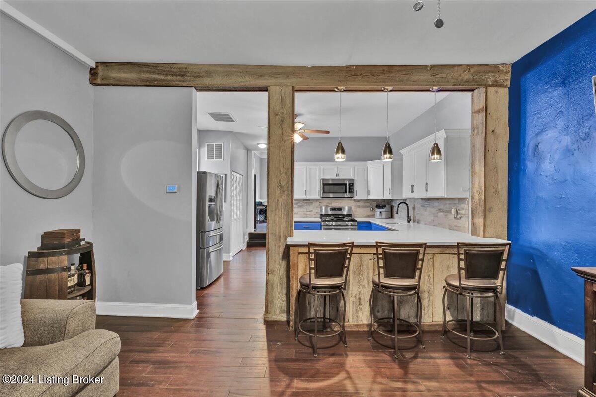 1621 Story Ave