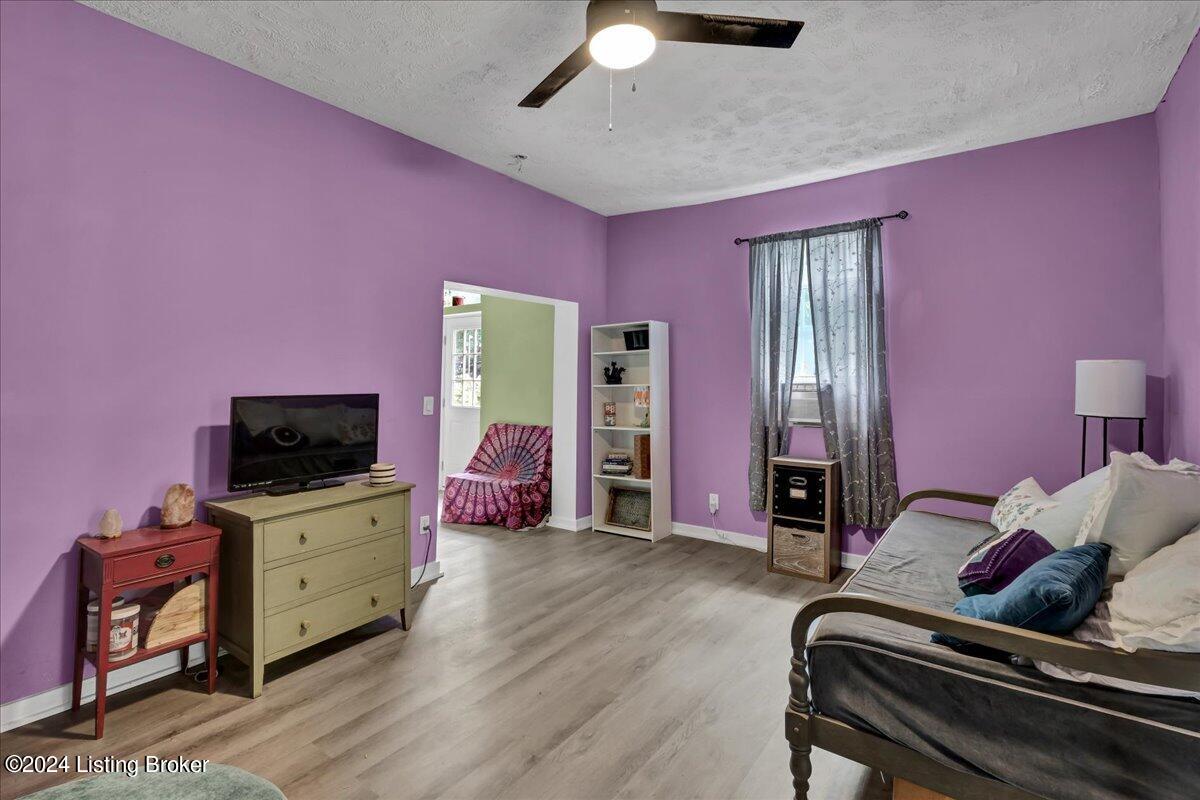 1621 Story Ave