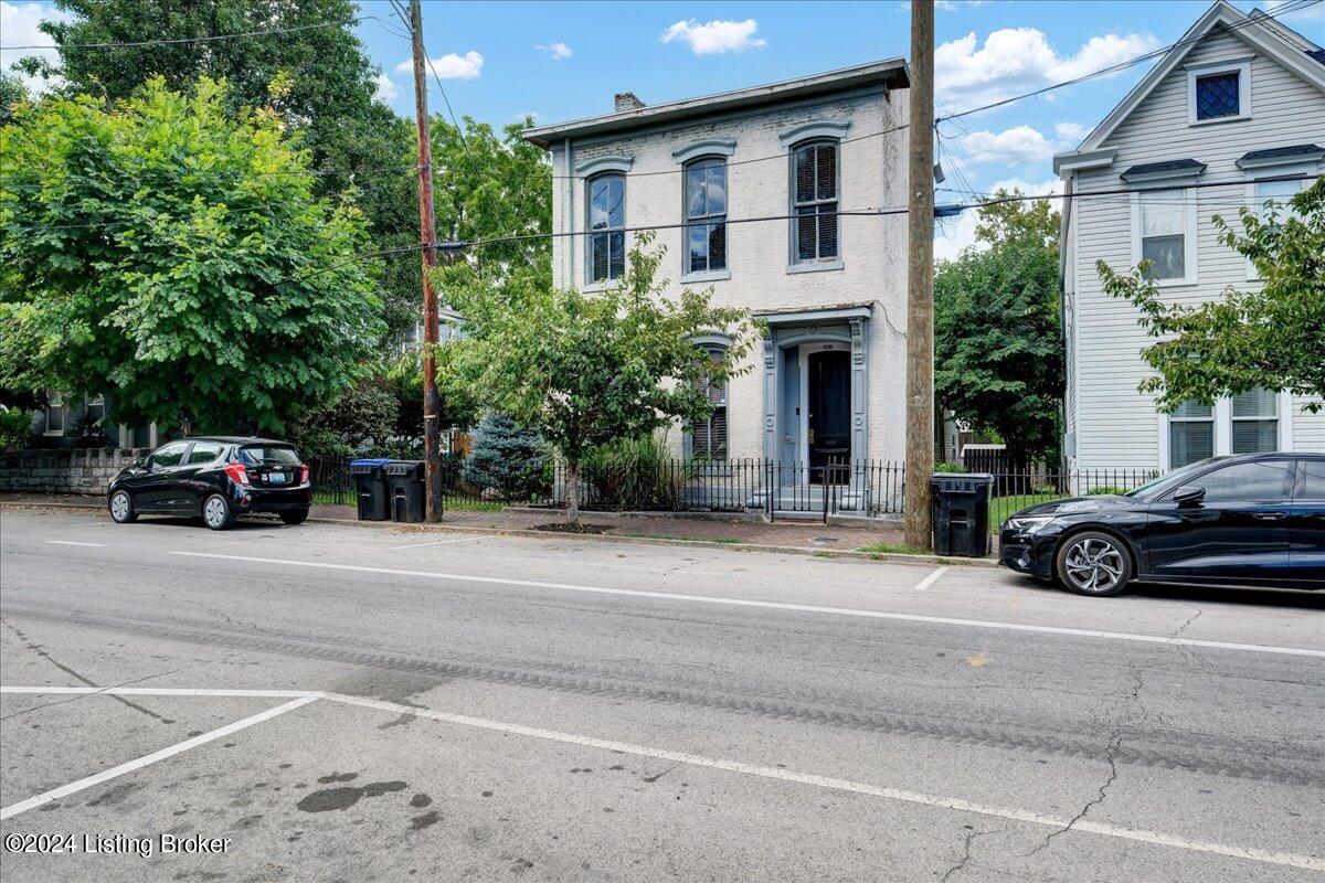 1621 Story Ave