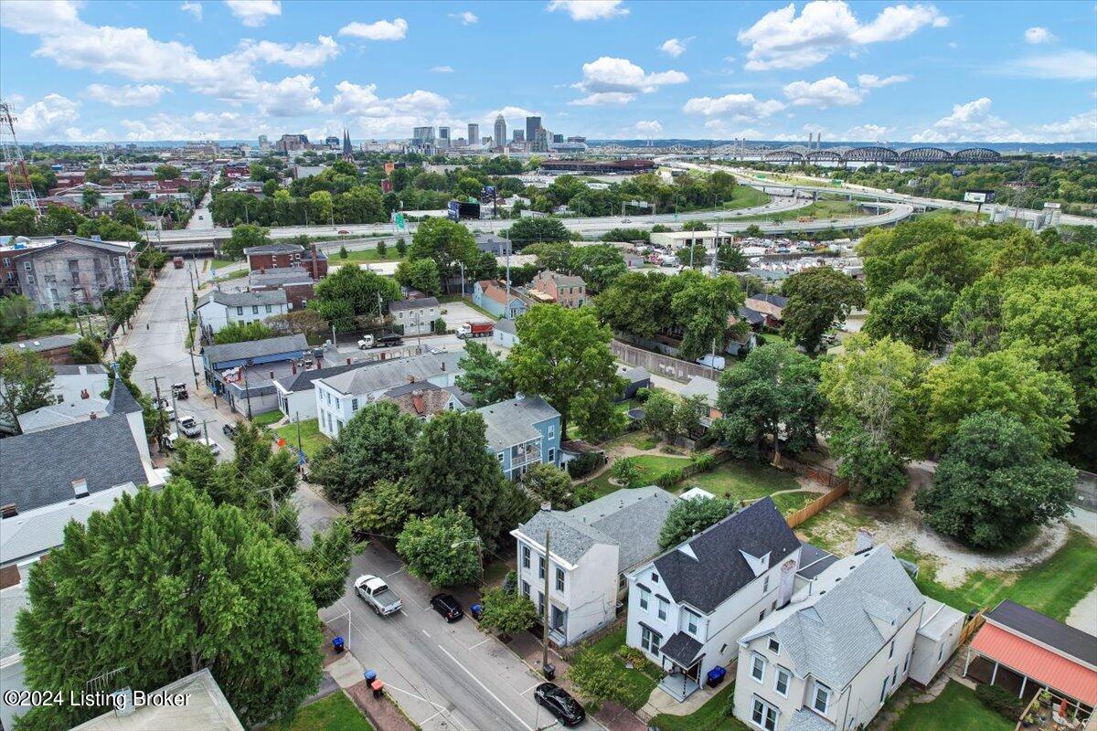 1621 Story Ave