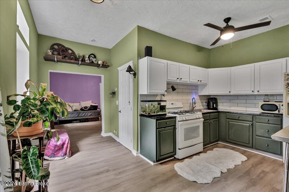 1621 Story Ave