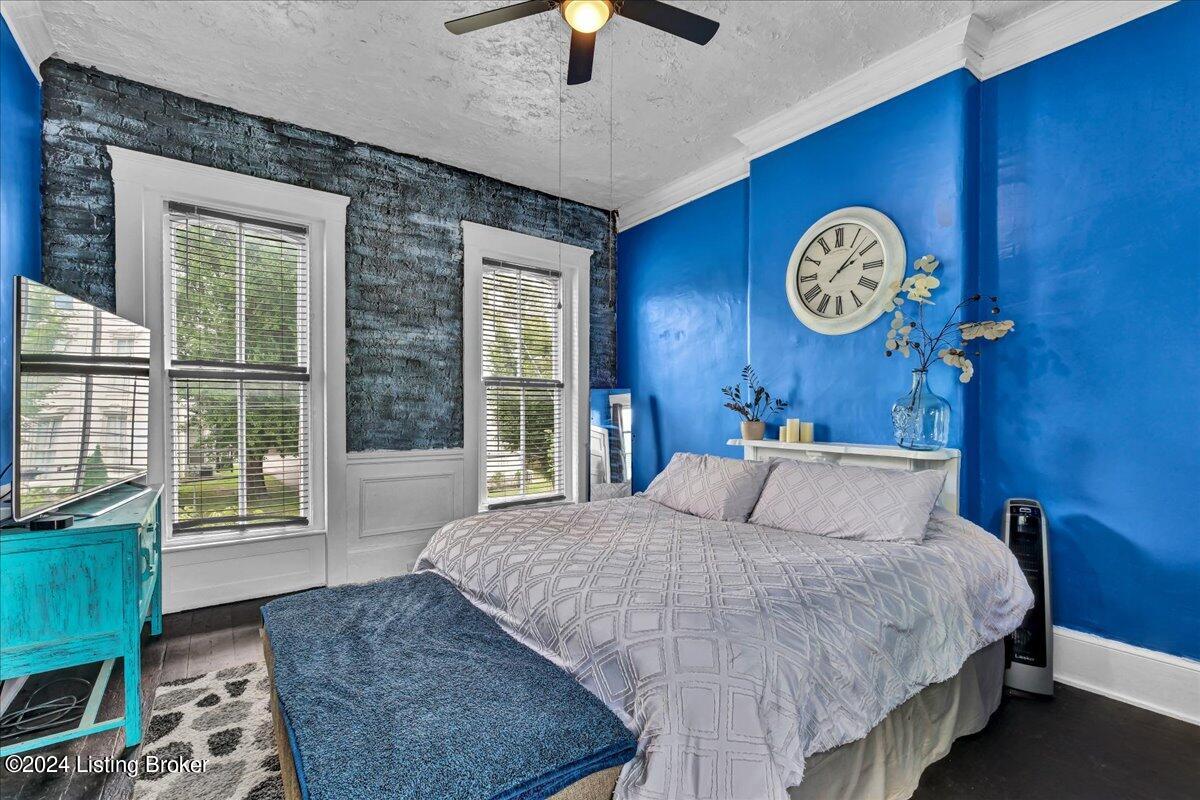 1621 Story Ave
