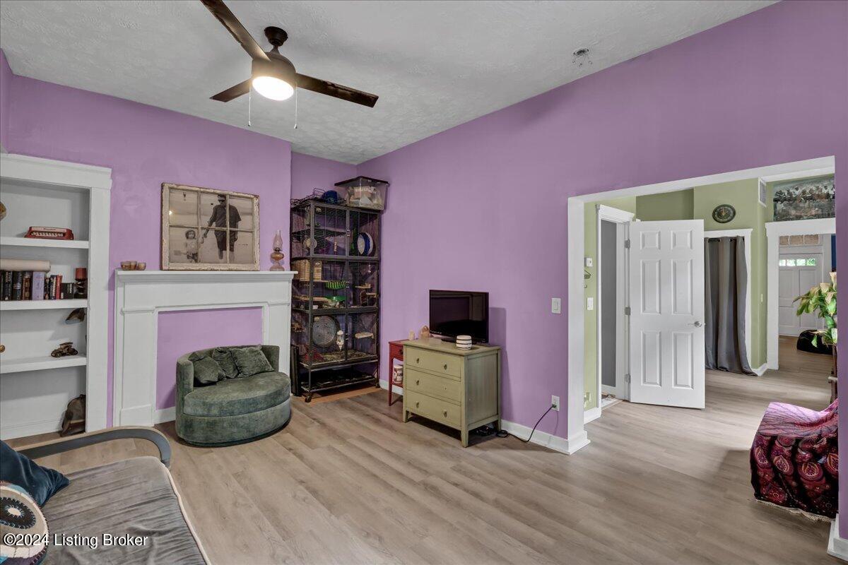 1621 Story Ave