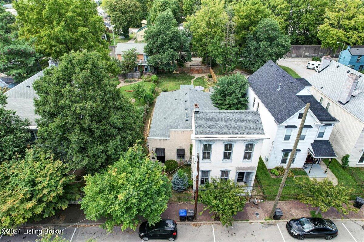1621 Story Ave