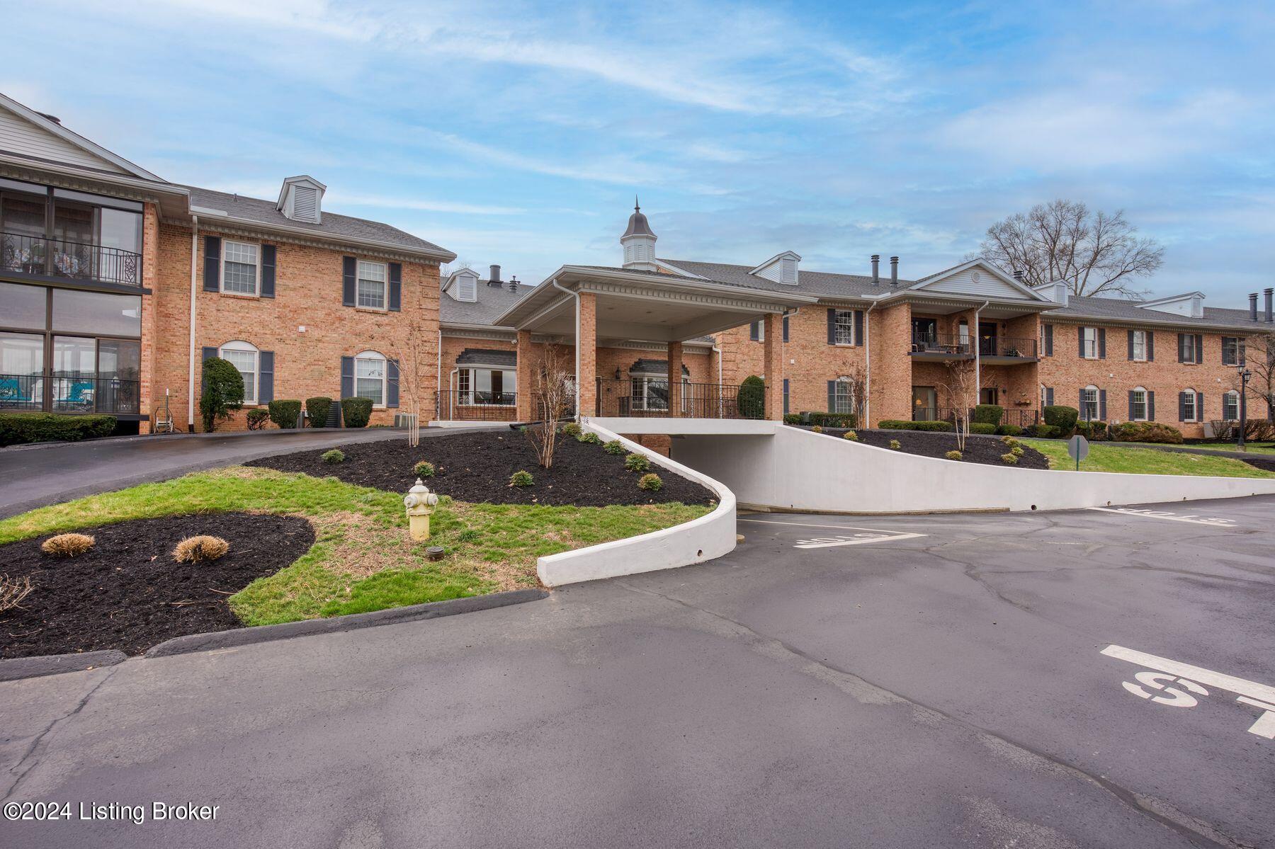 1612 Gardiner Ln, 115