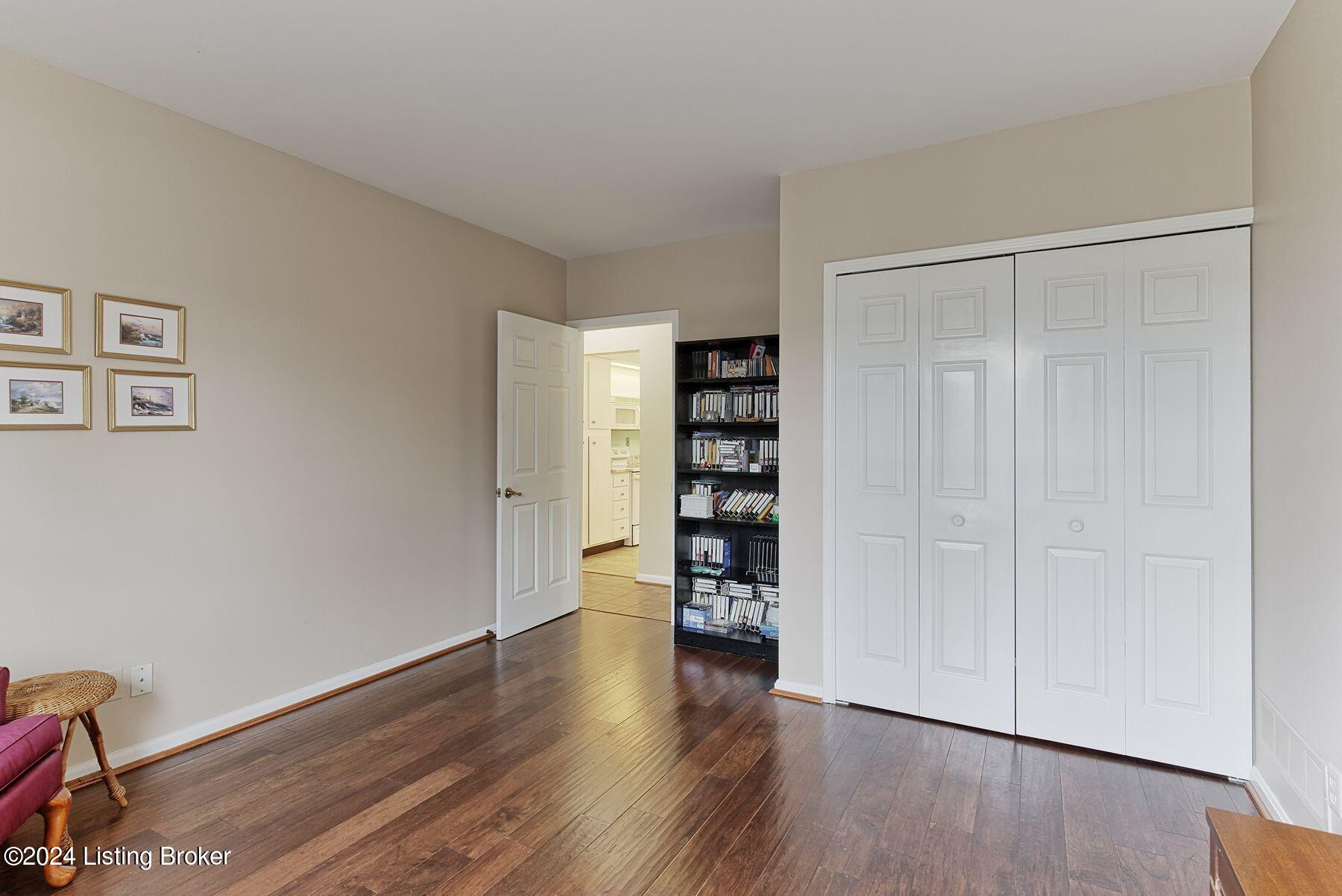 1612 Gardiner Ln, 115