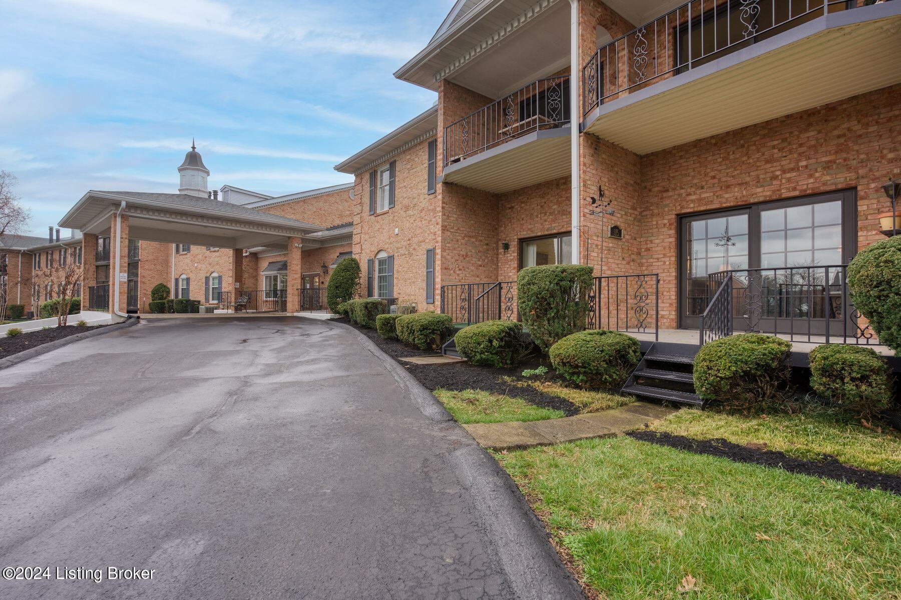 1612 Gardiner Ln, 115