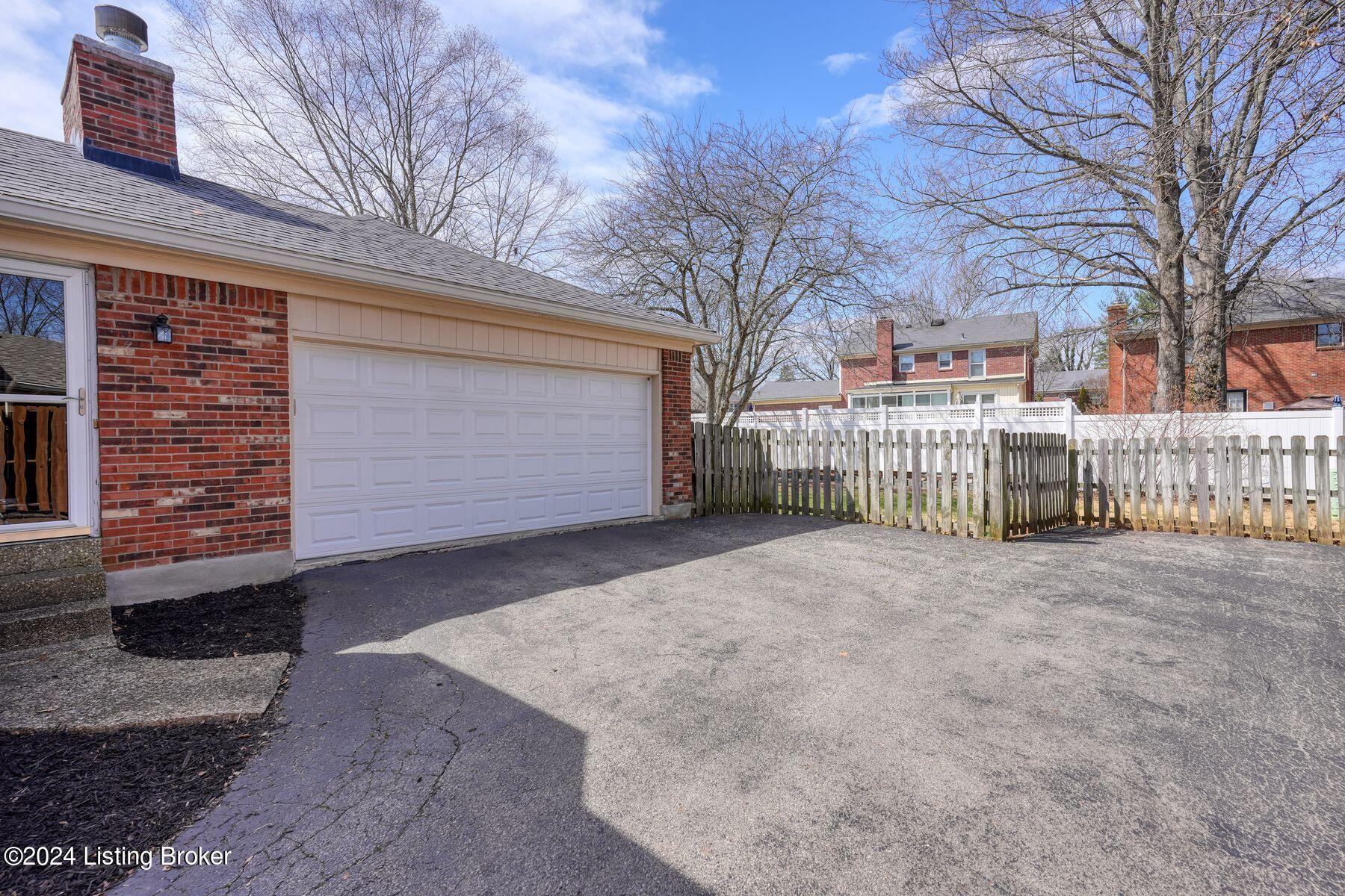 8015 Barbour Manor Dr