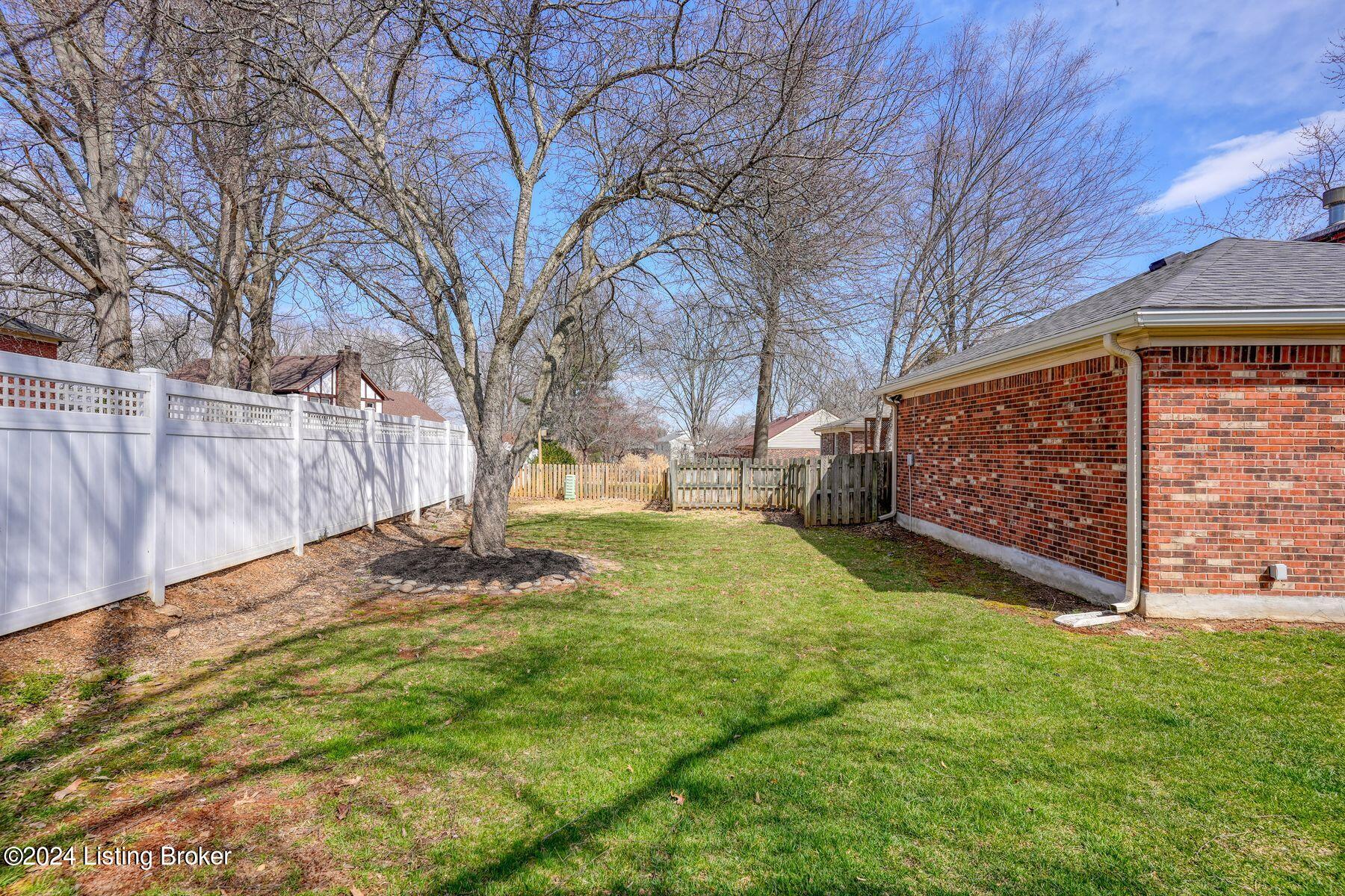 8015 Barbour Manor Dr