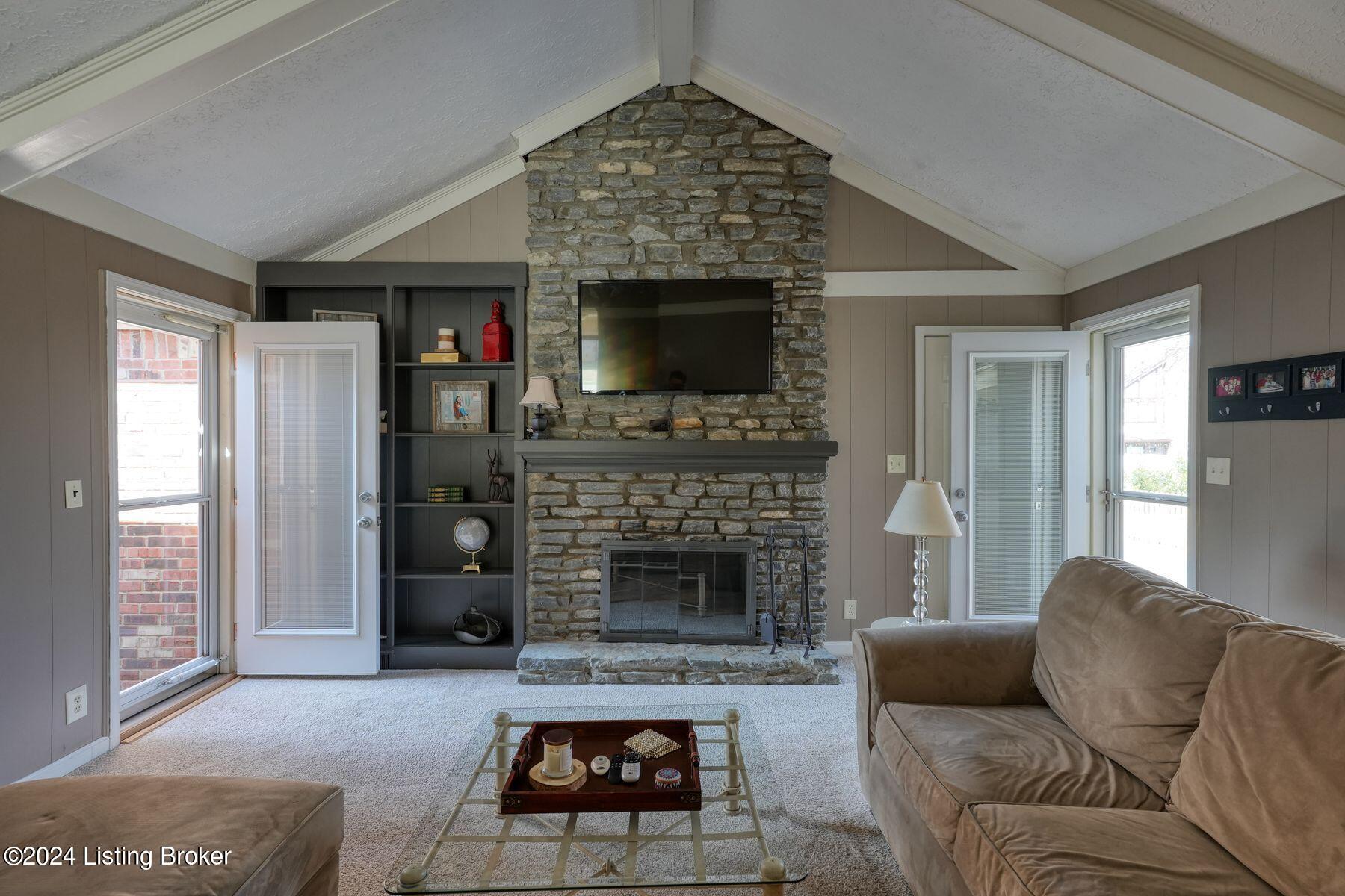 8015 Barbour Manor Dr