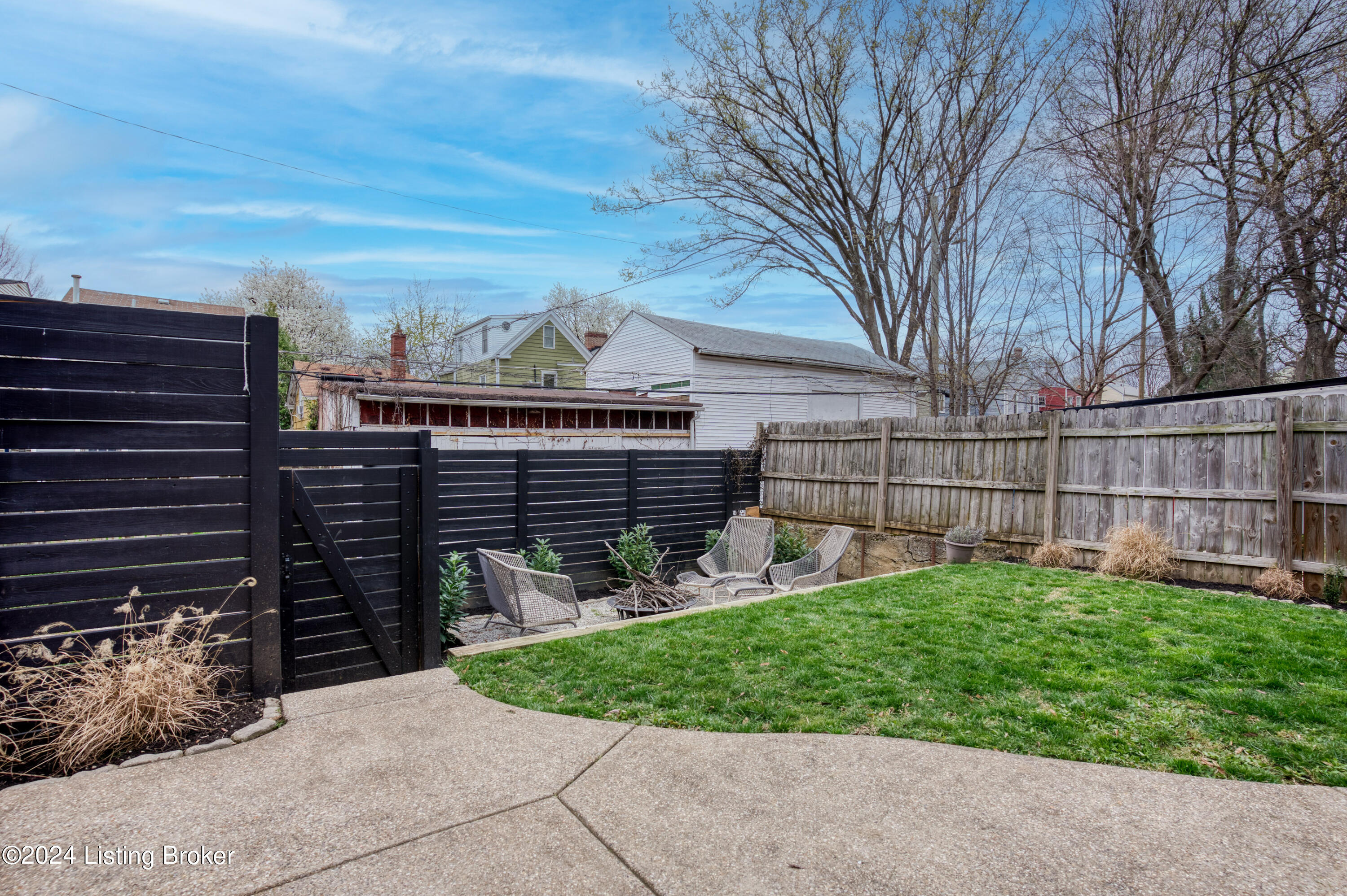 1415 Morton Ave