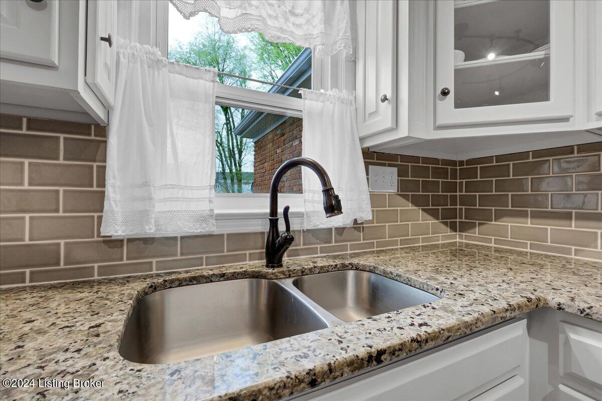 206 Stillwood Ct