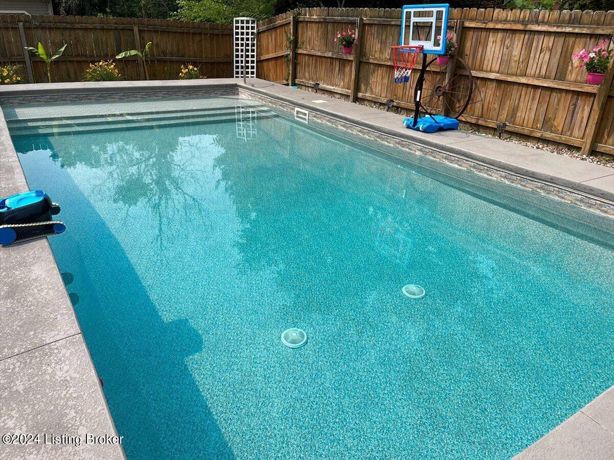 206 Stillwood Ct