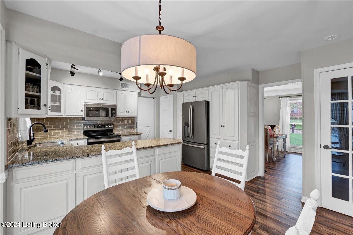 206 Stillwood Ct