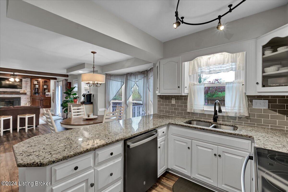 206 Stillwood Ct