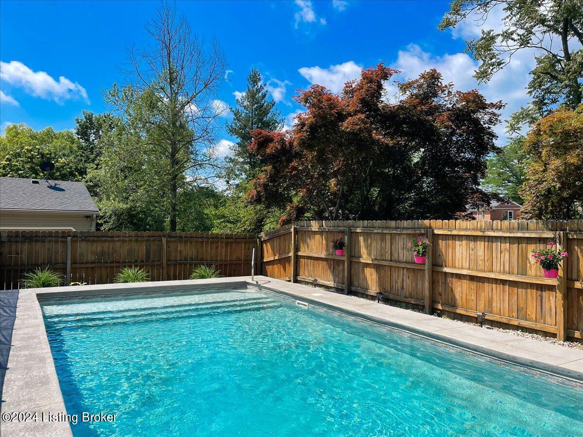 206 Stillwood Ct