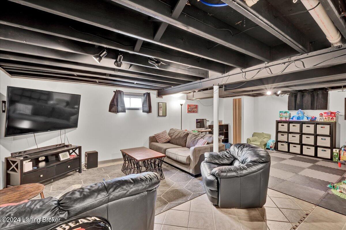 206 Stillwood Ct