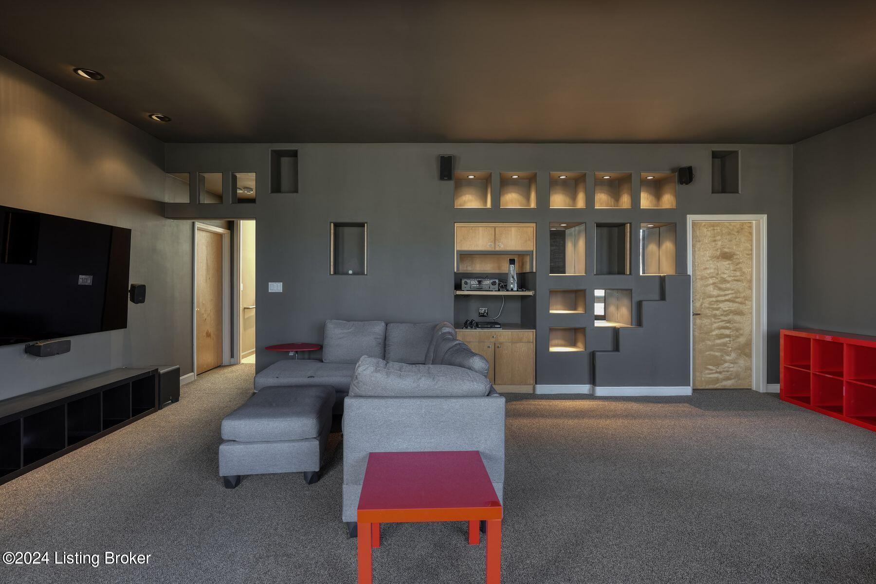 9926 Constantine Cir