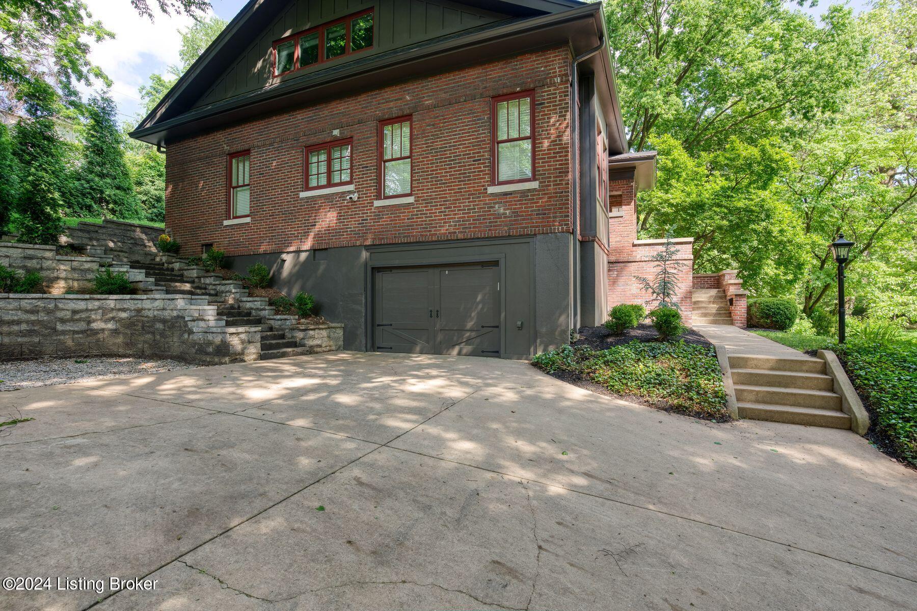 84 Valley Rd