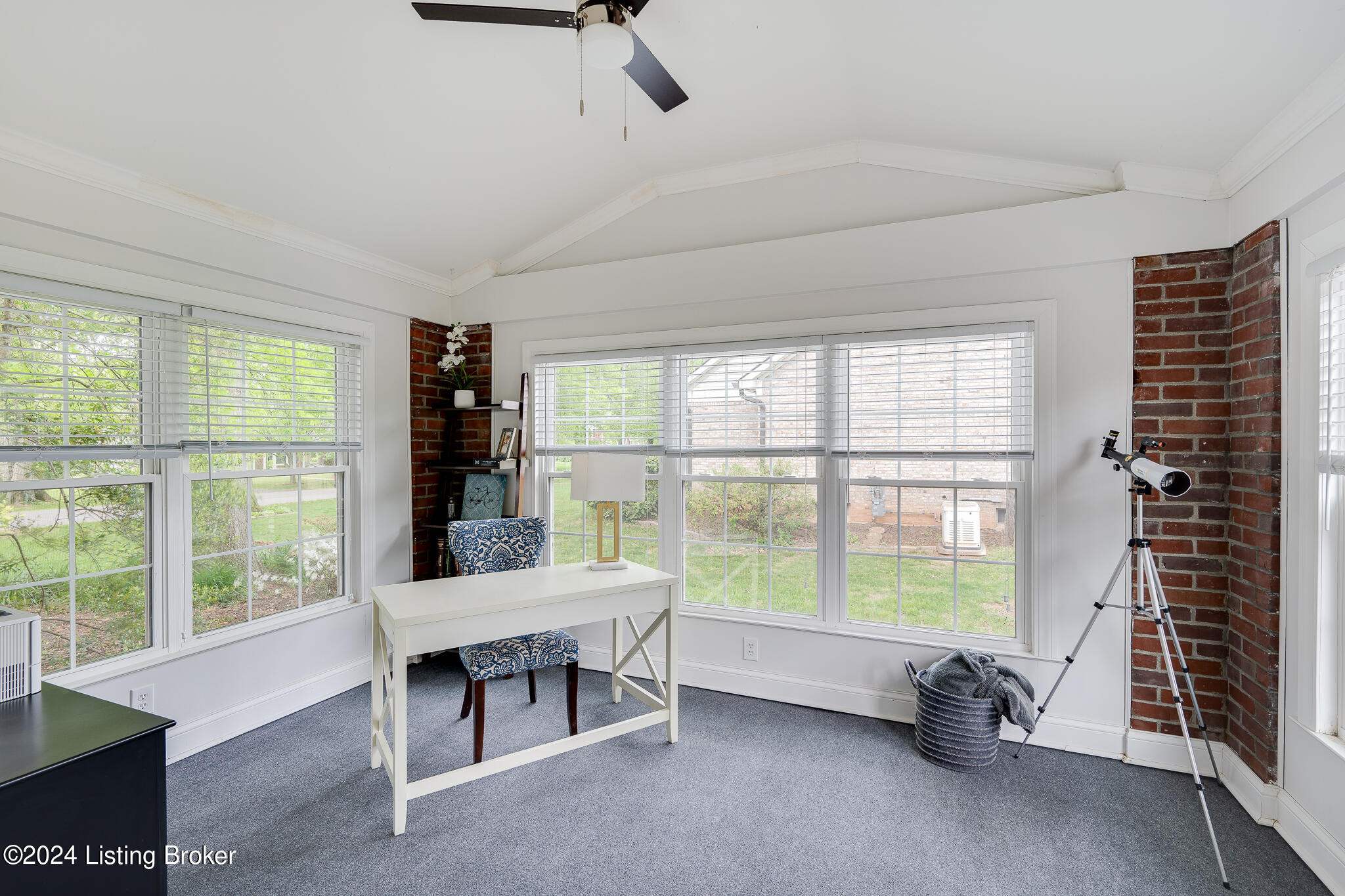 105 N Chadwick Rd
