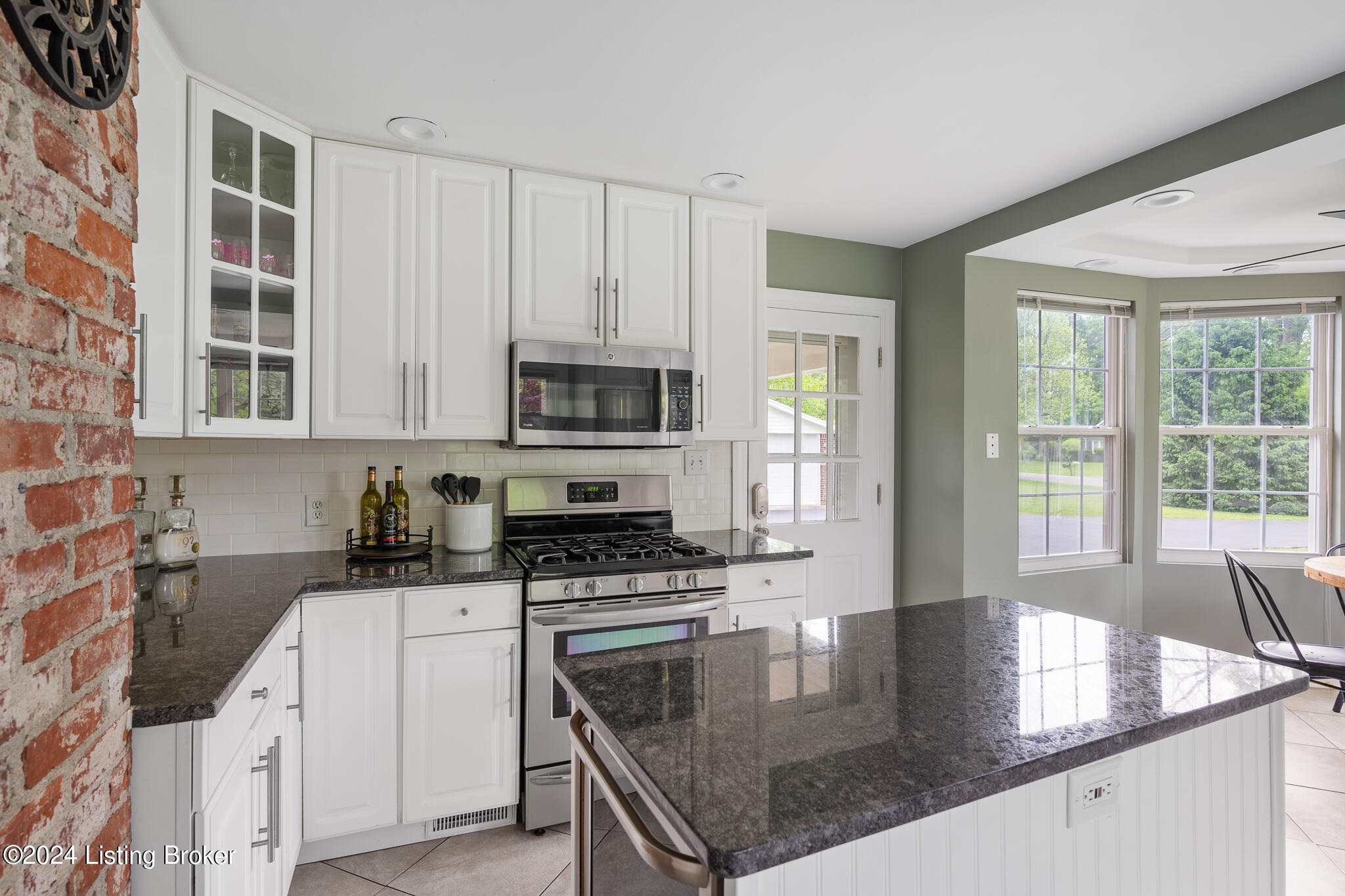 105 N Chadwick Rd